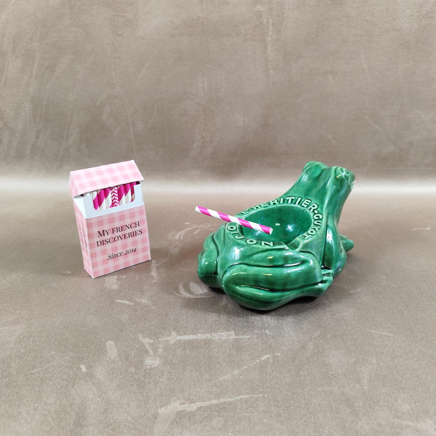 Cendrier publicitaire grenouille LHéritier-Guyot en céramique verte Dijon