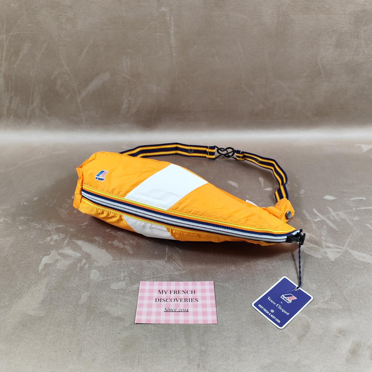 Étui isotherme Veuve Clicquot x K-WAY en polyester Transformable en sac banane