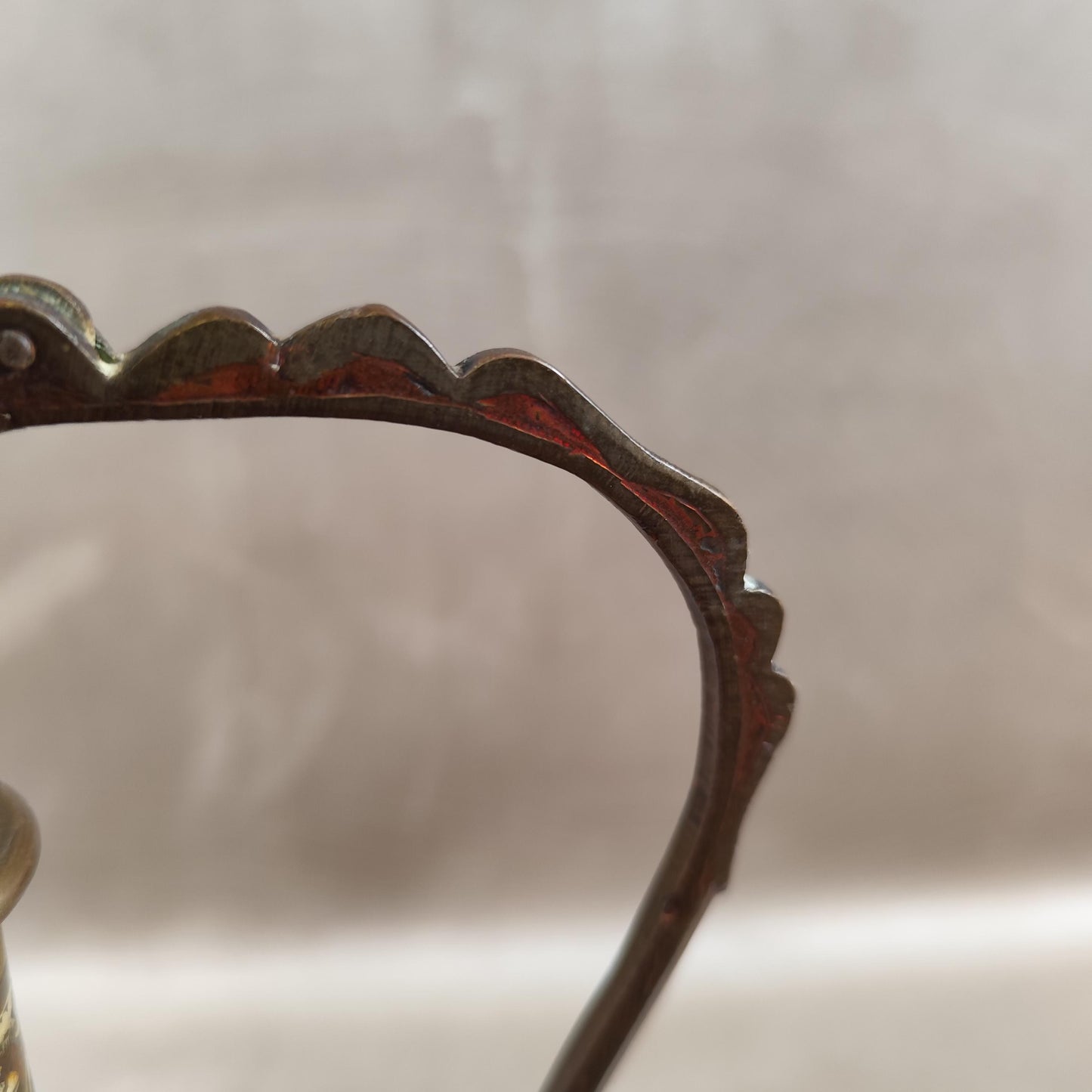 Aiguière orientale décorative en métal ciselé Motifs floraux Style Moyen-Orient