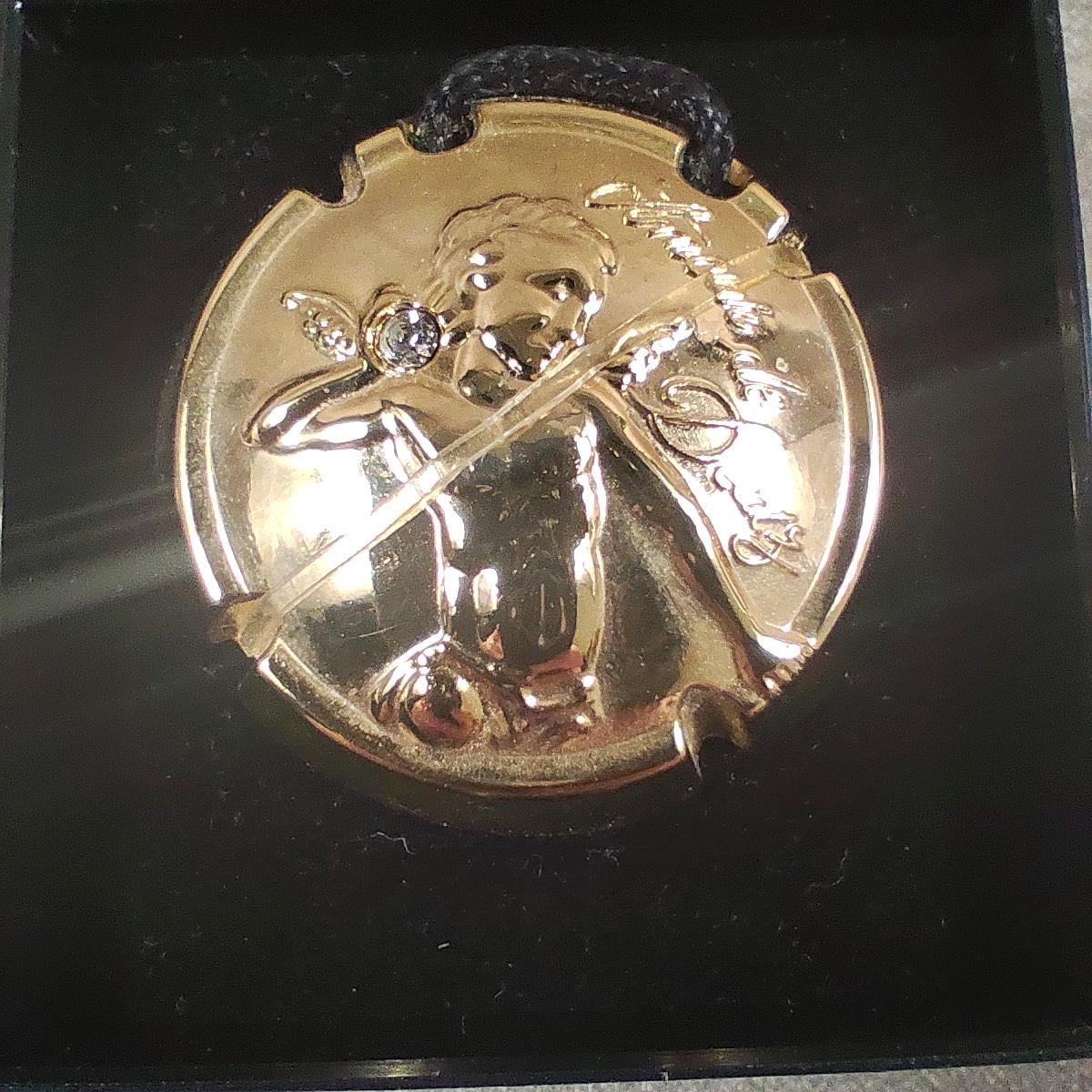 Capsule de champagne Amour de Deutz 2006 plaquée or Pascal Morabito Pendentif