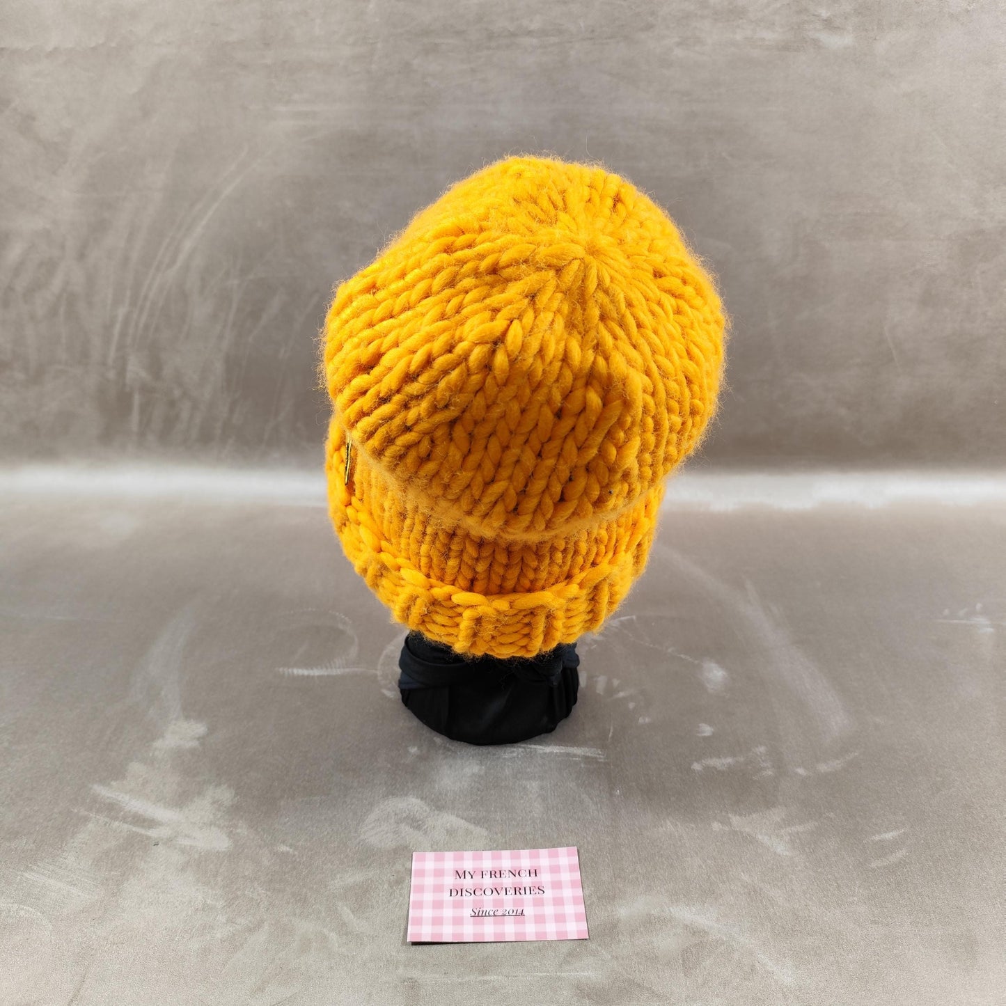 Bonnet The Yellow Gang Veuve Clicquot x Wool and the Gang Maille jaune