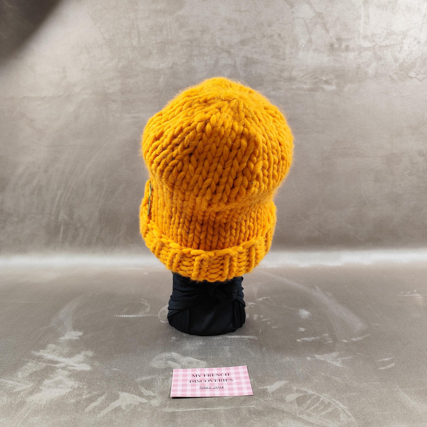 Bonnet The Yellow Gang Veuve Clicquot x Wool and the Gang Maille jaune