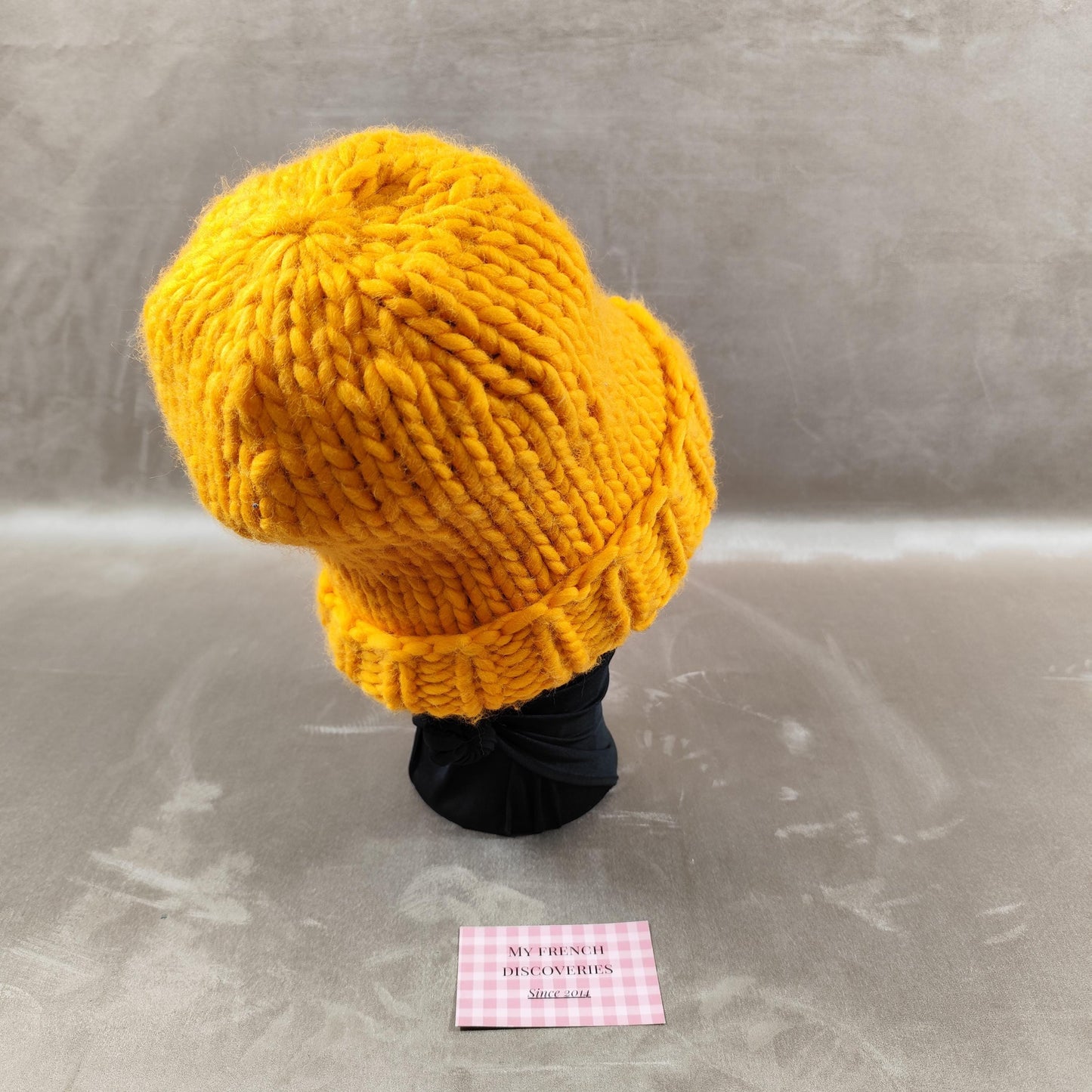 Bonnet The Yellow Gang Veuve Clicquot x Wool and the Gang Maille jaune