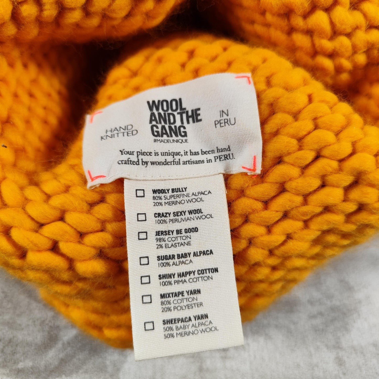 Bonnet The Yellow Gang Veuve Clicquot x Wool and the Gang Maille jaune