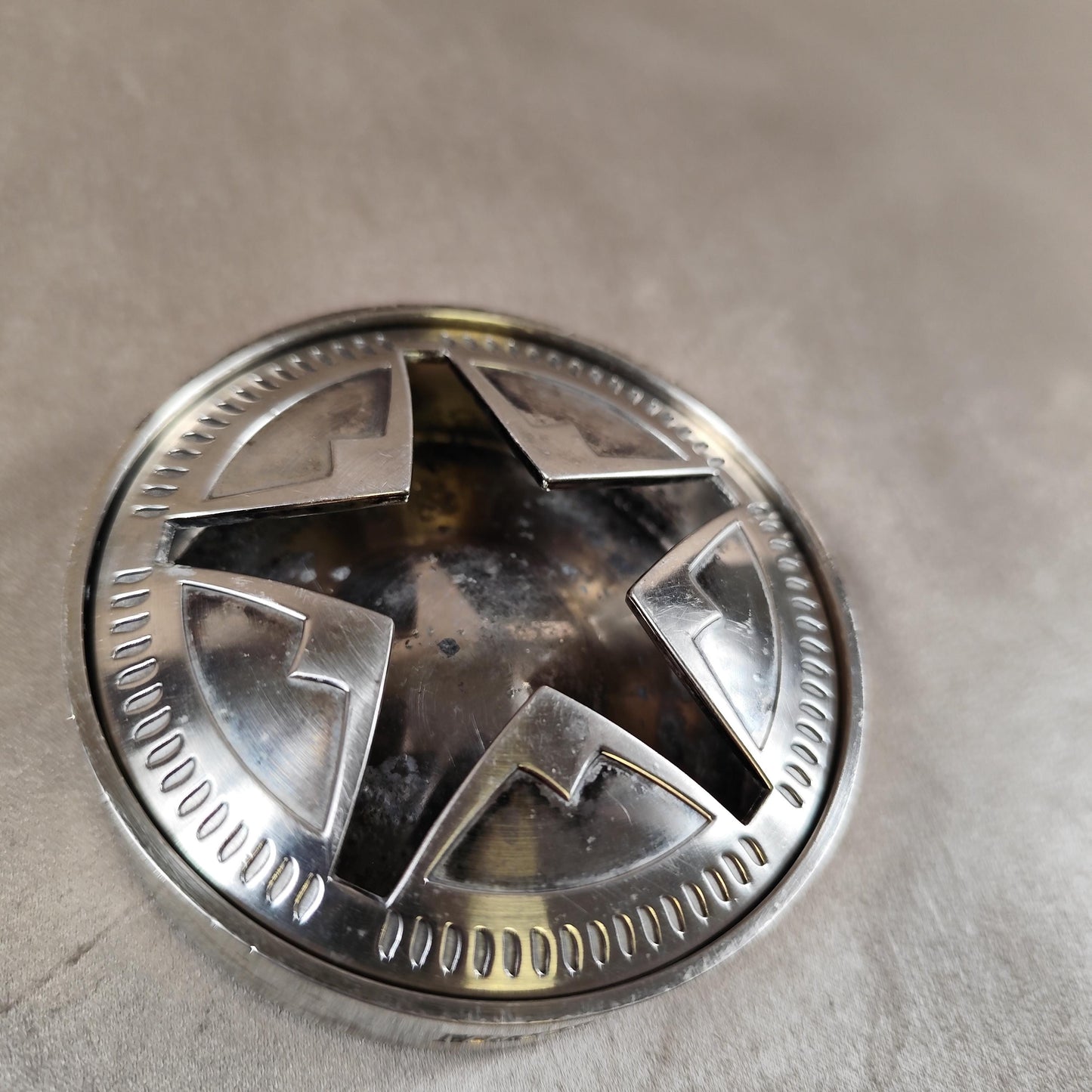 Cendrier publicitaire Marlboro en métal Modèle étoile Vintage