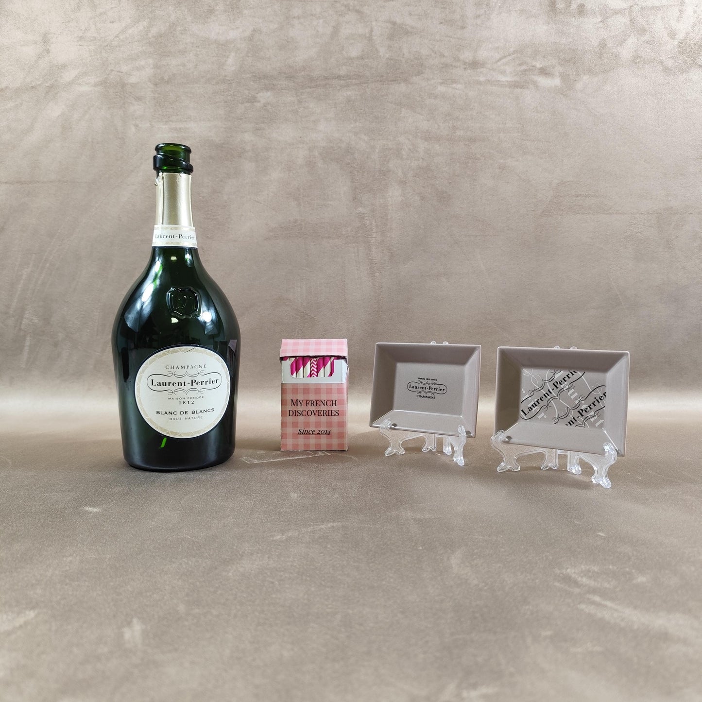 Lot de 2 cendriers publicitaires Laurent-Perrier en porcelaine Champagne Revol