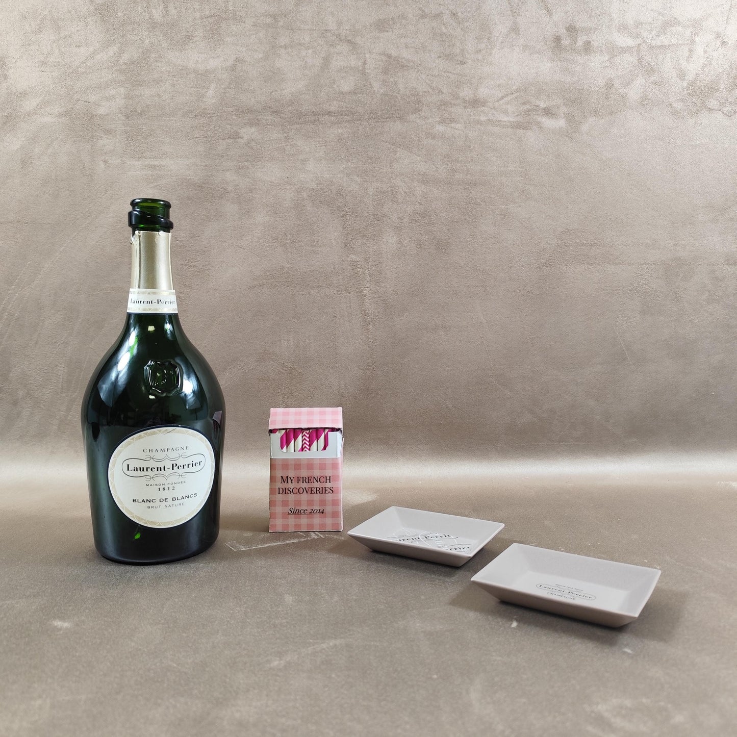 Lot de 2 cendriers publicitaires Laurent-Perrier en porcelaine Champagne Revol