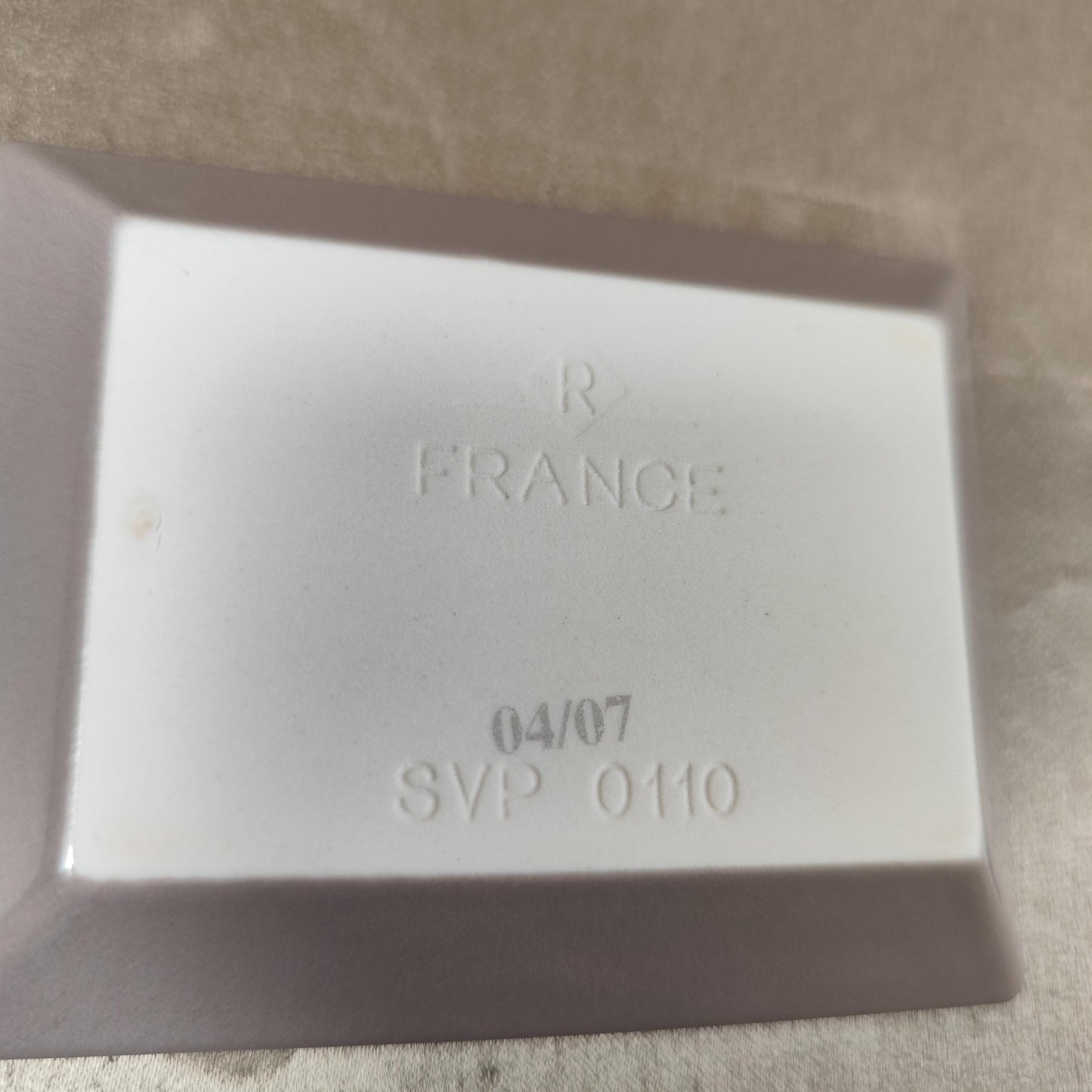 Lot de 2 cendriers publicitaires Laurent-Perrier en porcelaine Champagne Revol