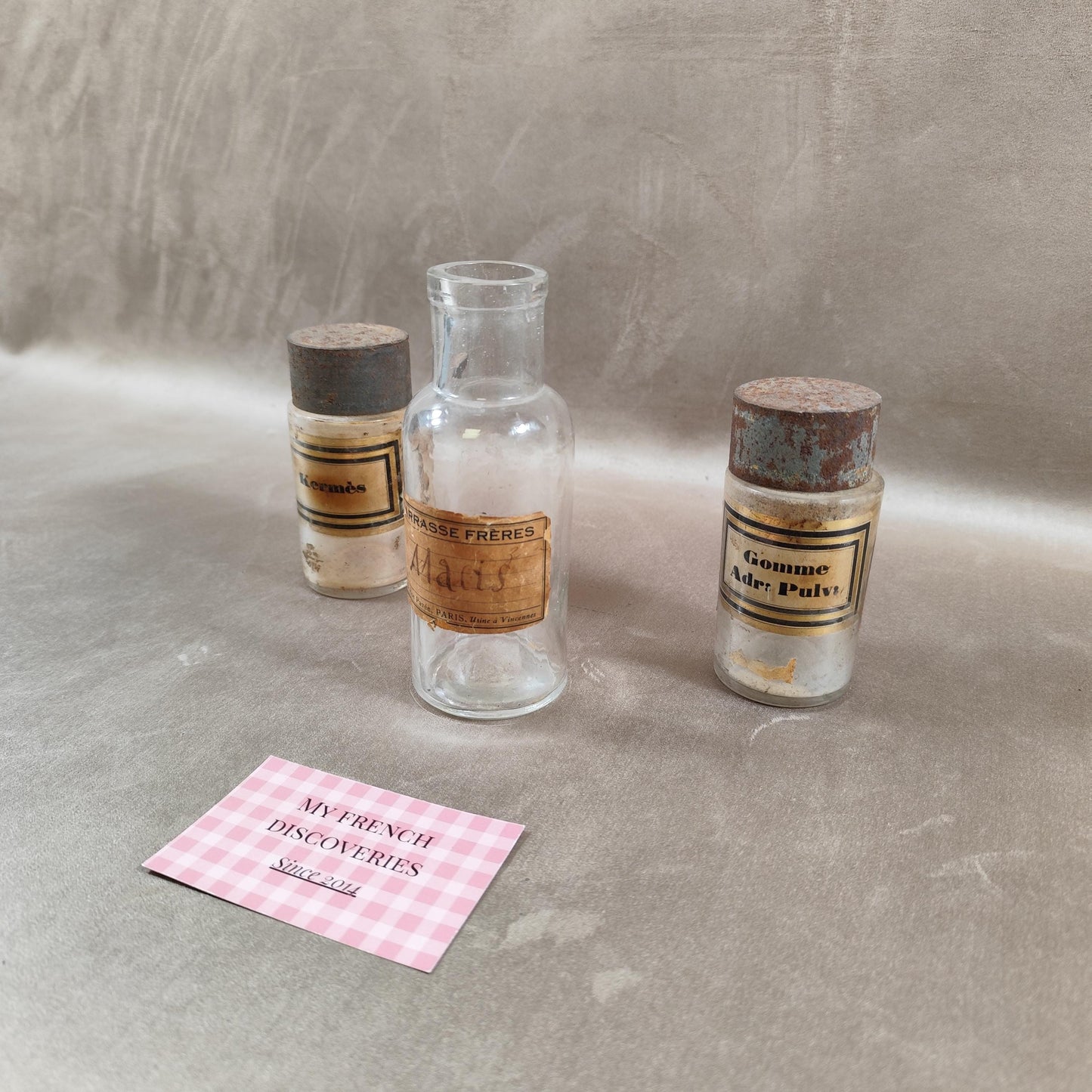 Lot de 3 anciens pots pharmaceutiques en verre Bocaux dapothicaire vintage