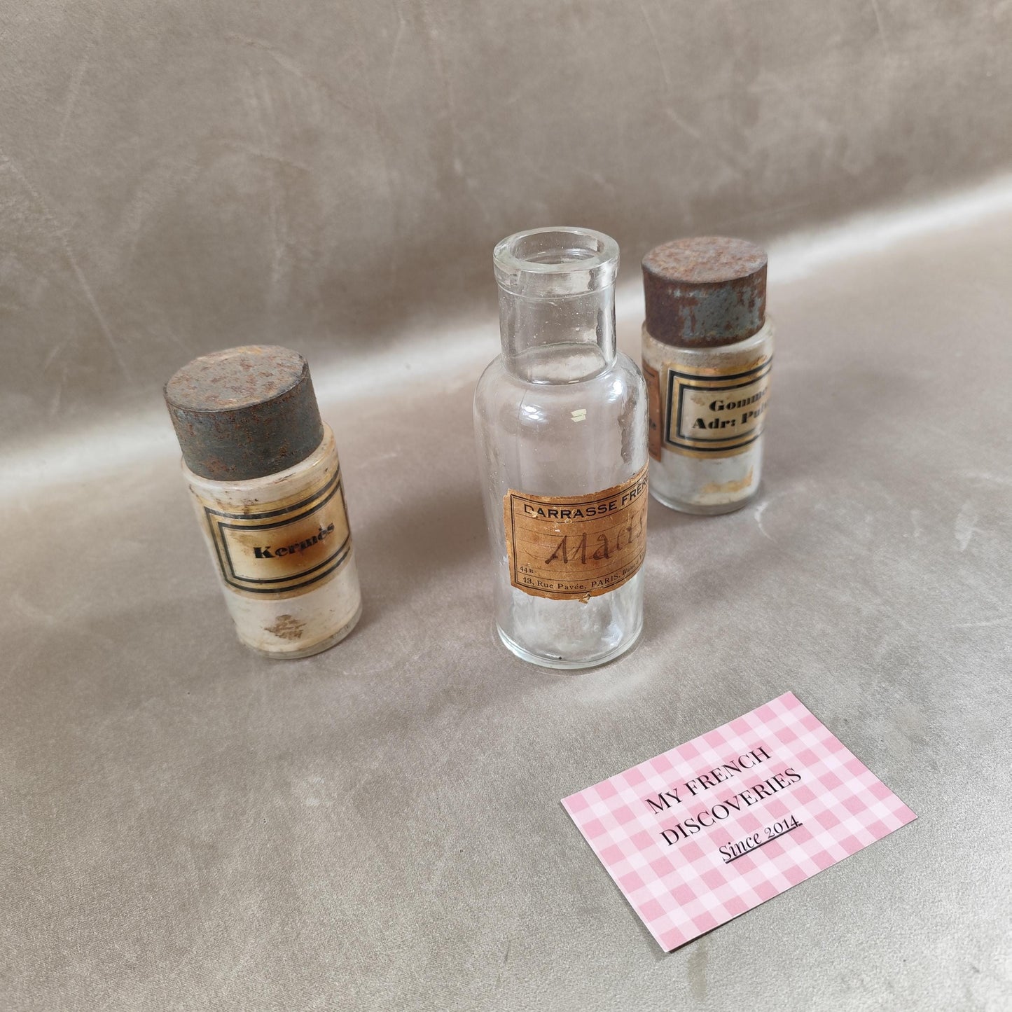 Lot de 3 anciens pots pharmaceutiques en verre Bocaux dapothicaire vintage