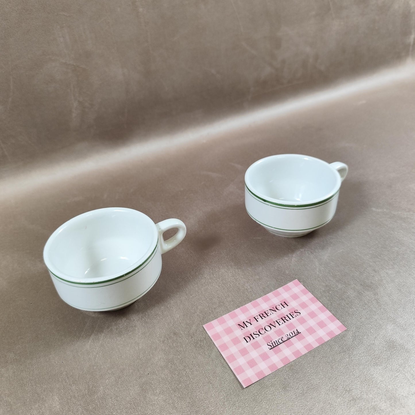 Paire de tasses anciennes en porcelaine blanche Filet vert Moulin des Loups Orchies