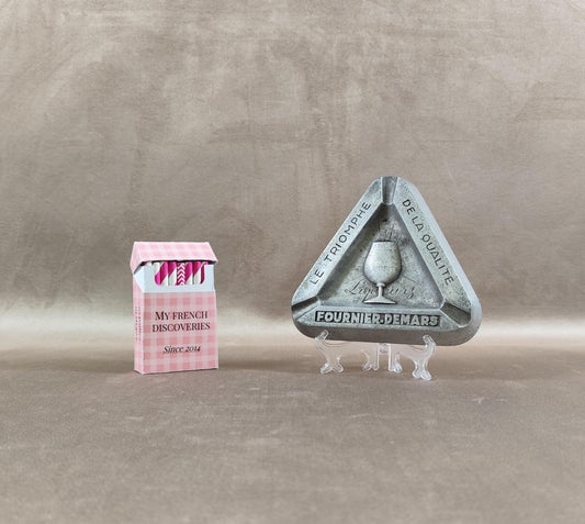 Cendrier publicitaire Fournier-Demars en métal Le Triomphe de la Qualité Liqueurs