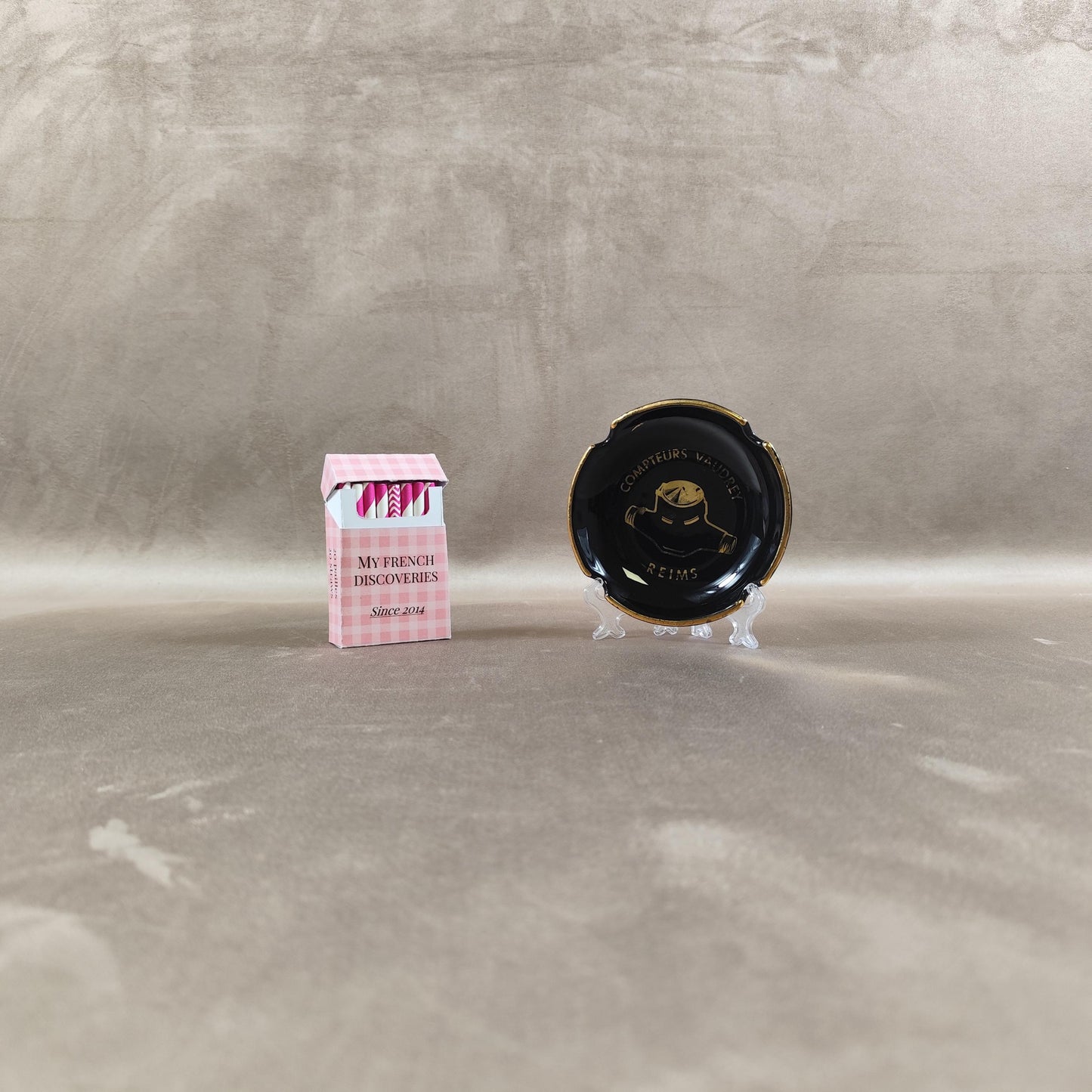 Cendrier publicitaire Compteurs Vaudrey en céramique noire  Reims