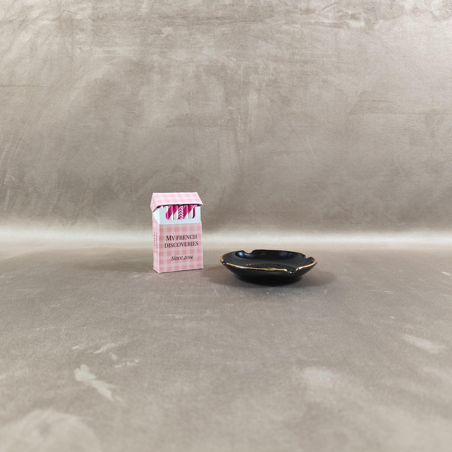 Cendrier publicitaire Compteurs Vaudrey en céramique noire  Reims