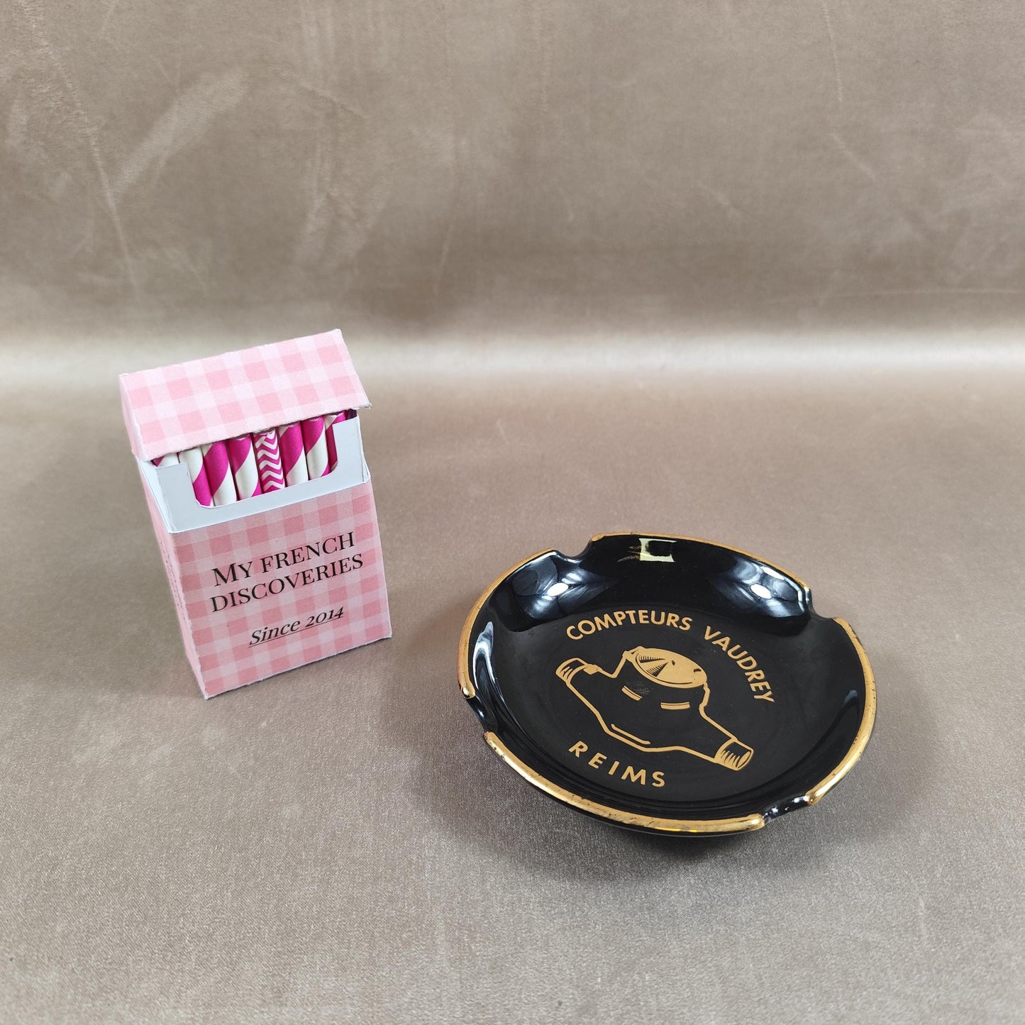 Cendrier publicitaire Compteurs Vaudrey en céramique noire  Reims