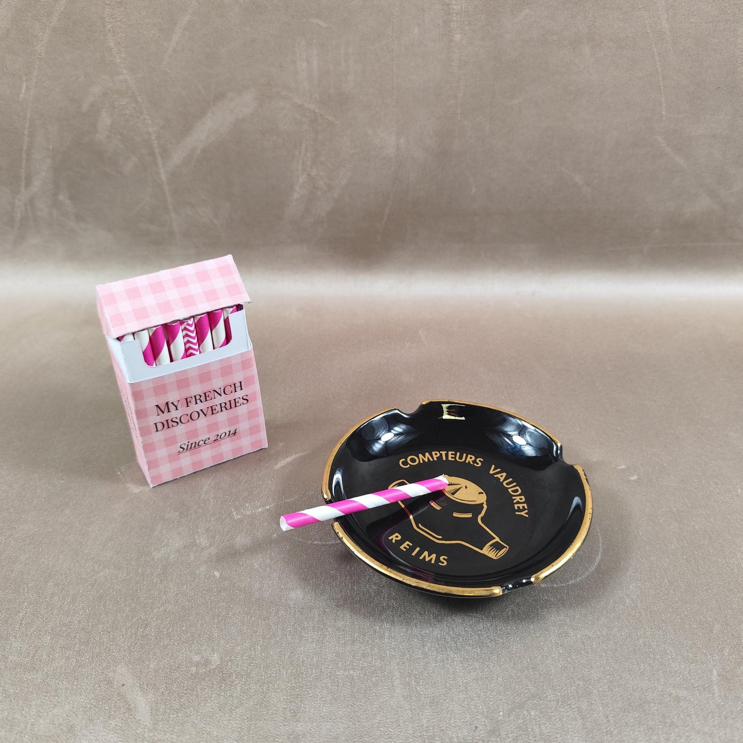 Cendrier publicitaire Compteurs Vaudrey en céramique noire  Reims