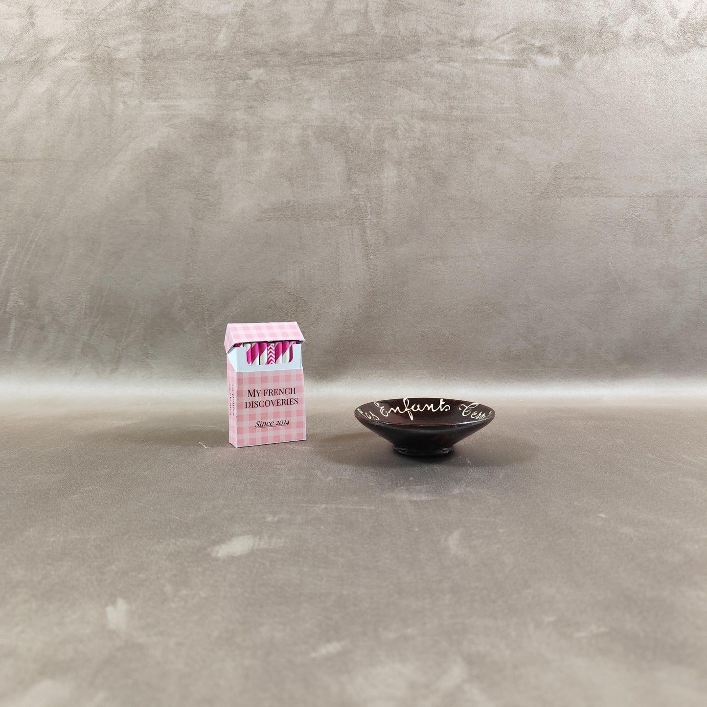 Cendrier Les Enfants Terribles Paris Megève Céramique brune vintage