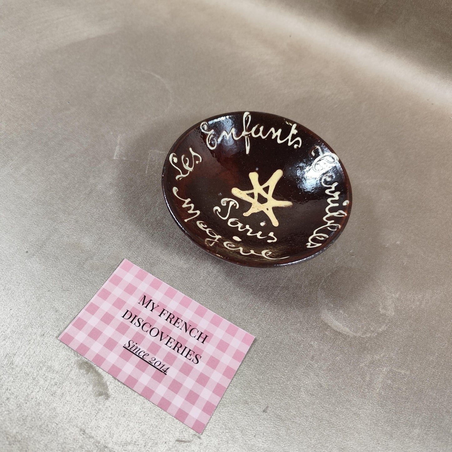 Cendrier Les Enfants Terribles Paris Megève Céramique brune vintage