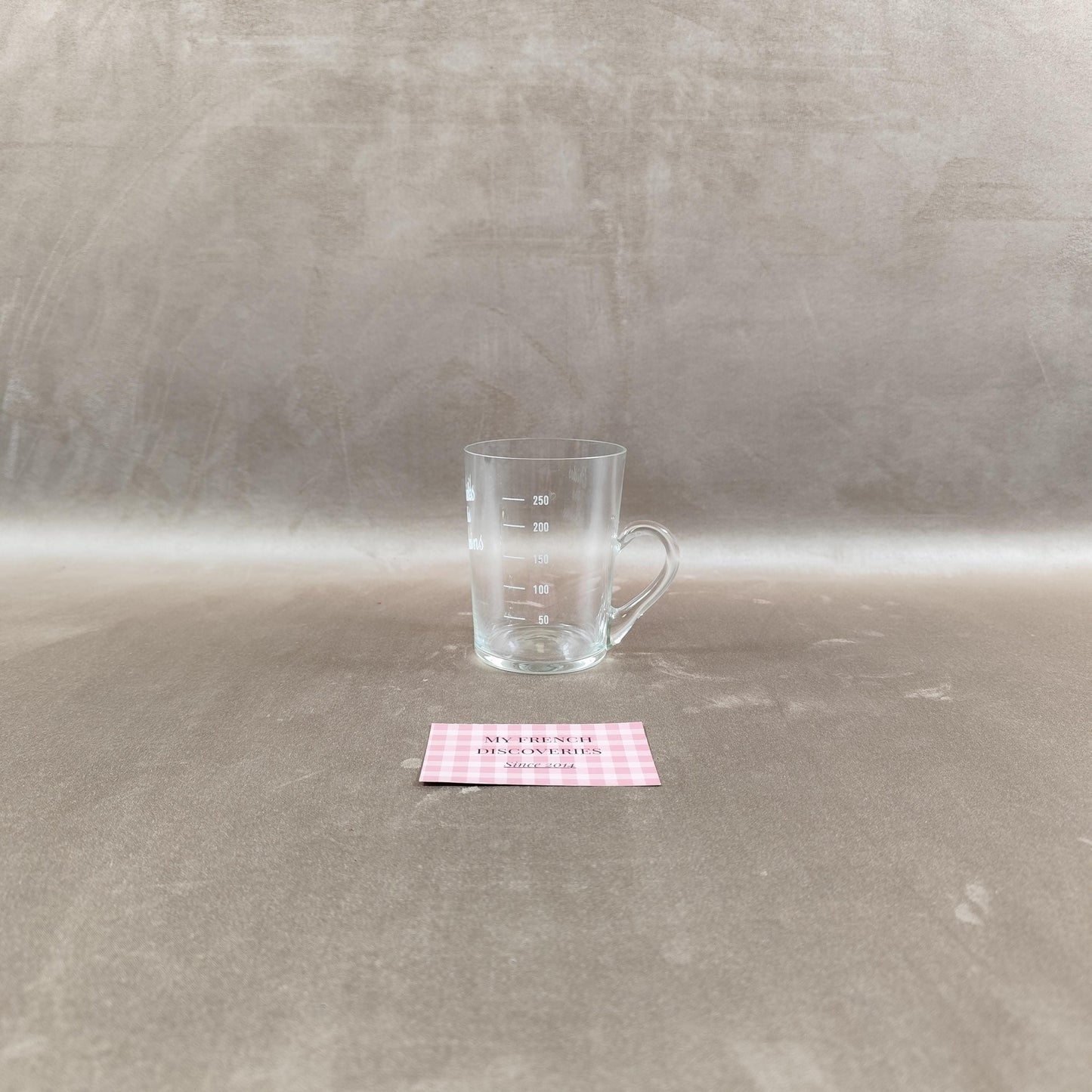 Verre de cure ancien format tasse avec étui en paille et cuir Verre de curiste