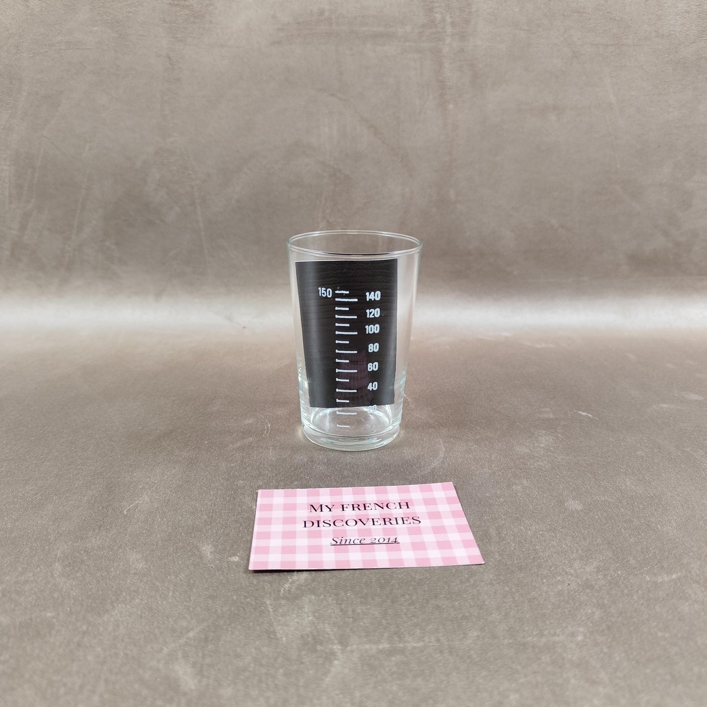 Verre de cure gradué 150 ml avec étui plastique Verre de curiste vintage