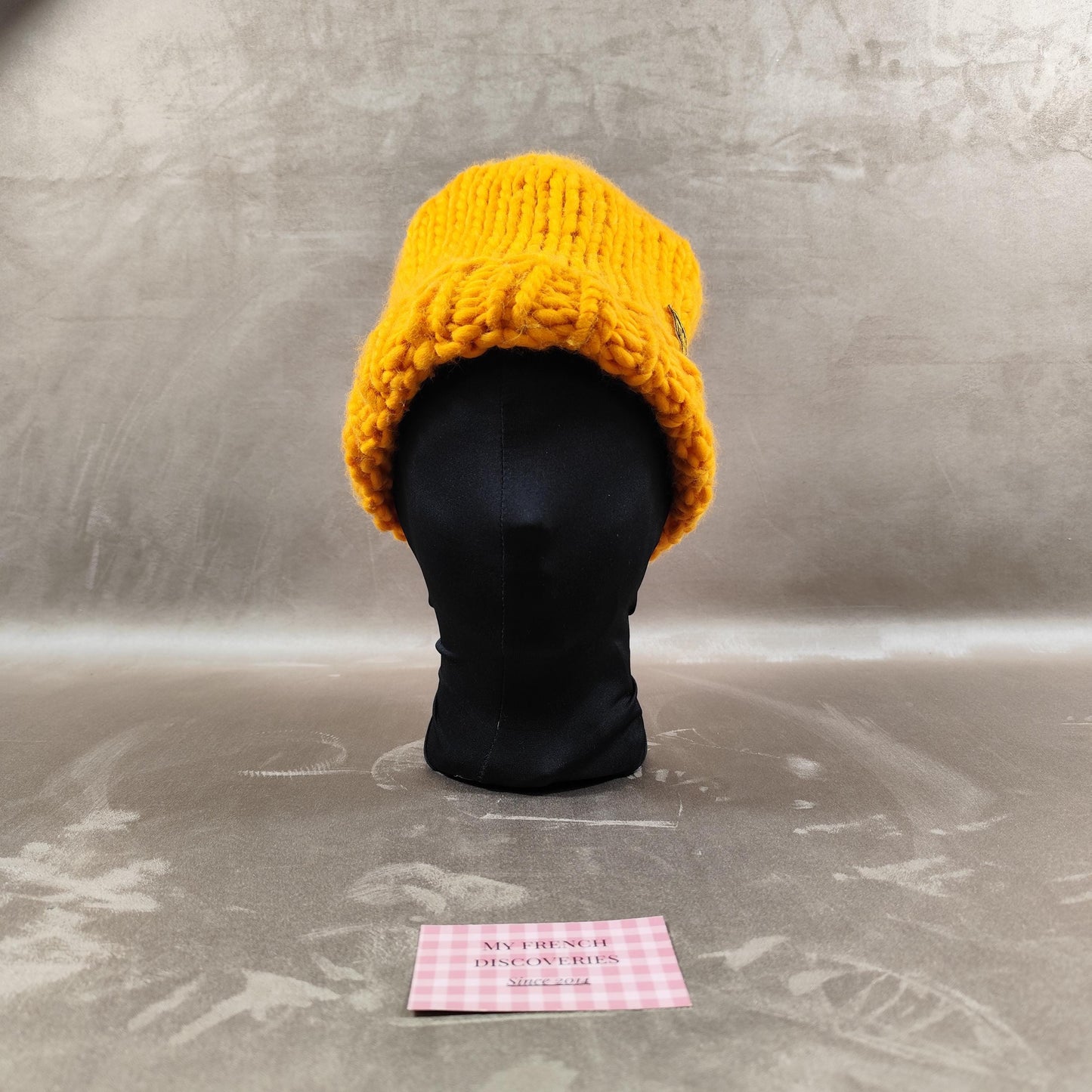 Bonnet The Yellow Gang Veuve Clicquot x Wool and the Gang Maille jaune