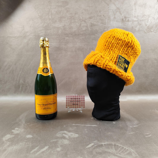 Bonnet The Yellow Gang Veuve Clicquot x Wool and the Gang Maille jaune