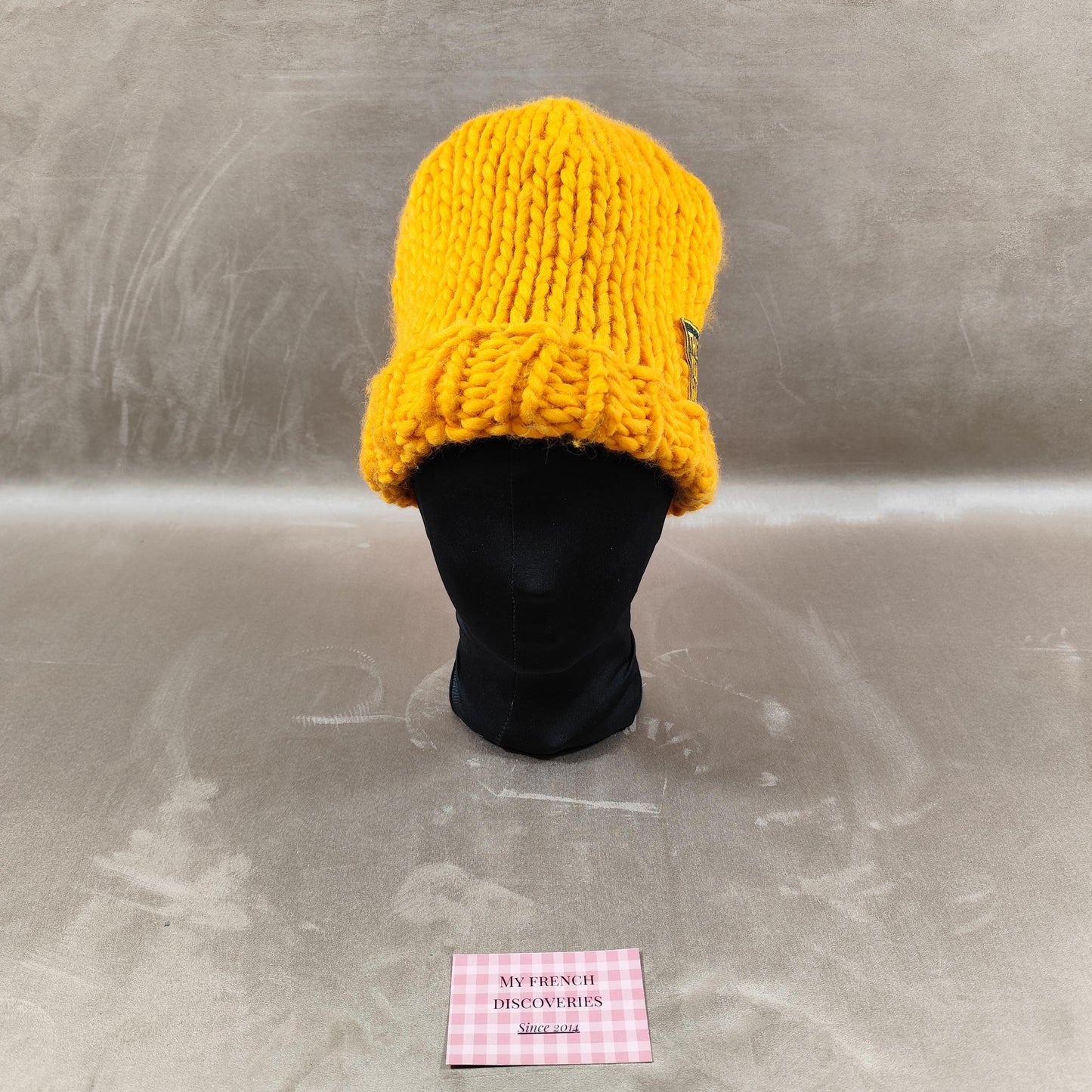 Bonnet The Yellow Gang Veuve Clicquot x Wool and the Gang Maille jaune