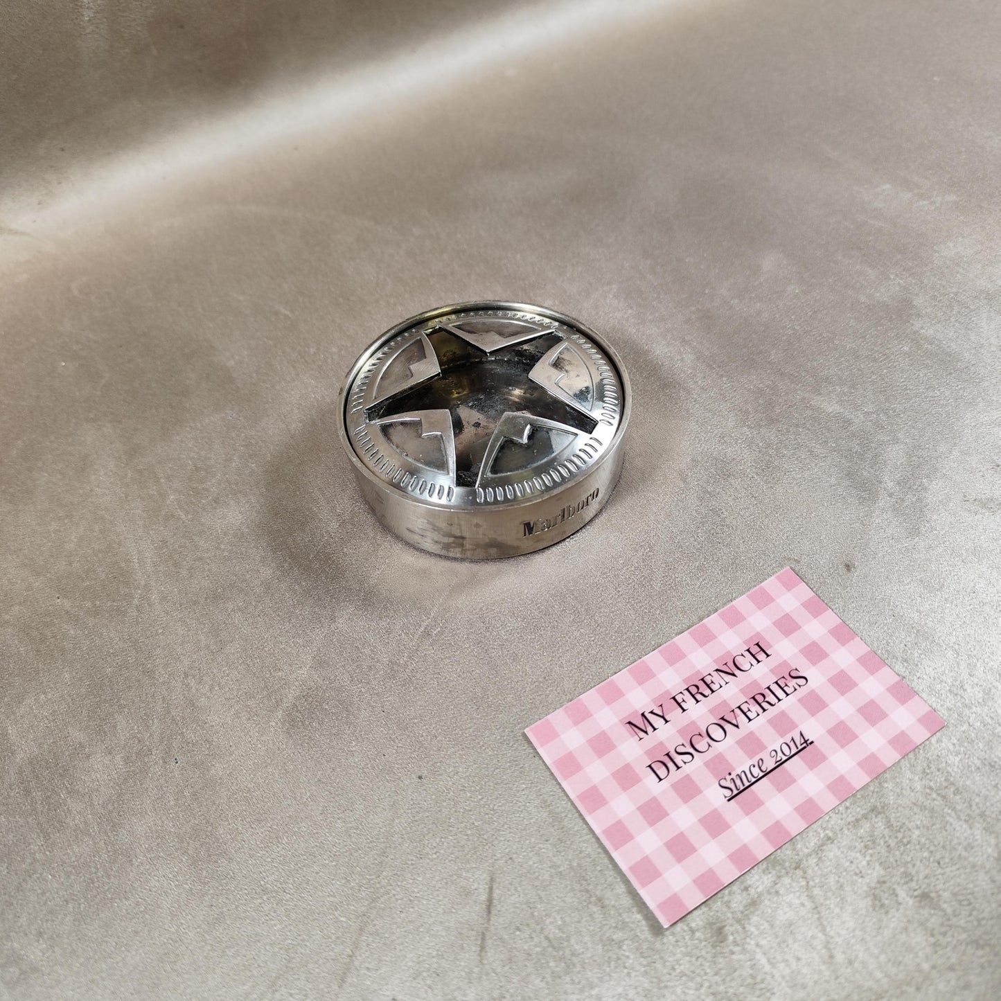 Cendrier publicitaire Marlboro en métal Modèle étoile Vintage