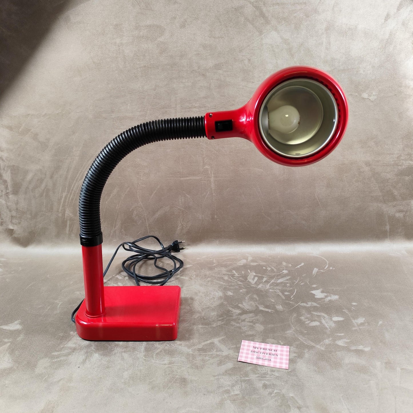 Lampe de bureau vintage rouge années 70 Design italien flexible Métal et plastique