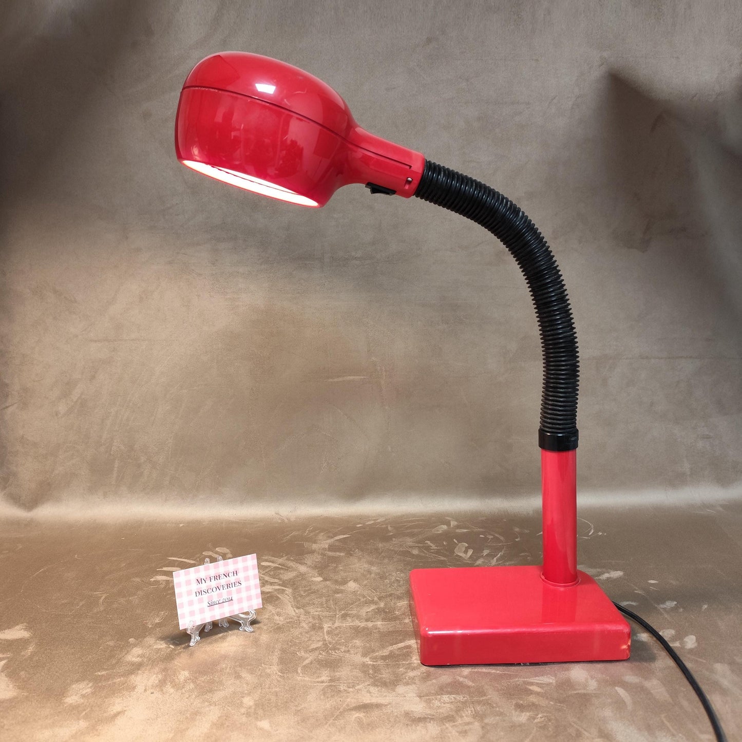 Lampe de bureau vintage rouge années 70 Design italien flexible Métal et plastique