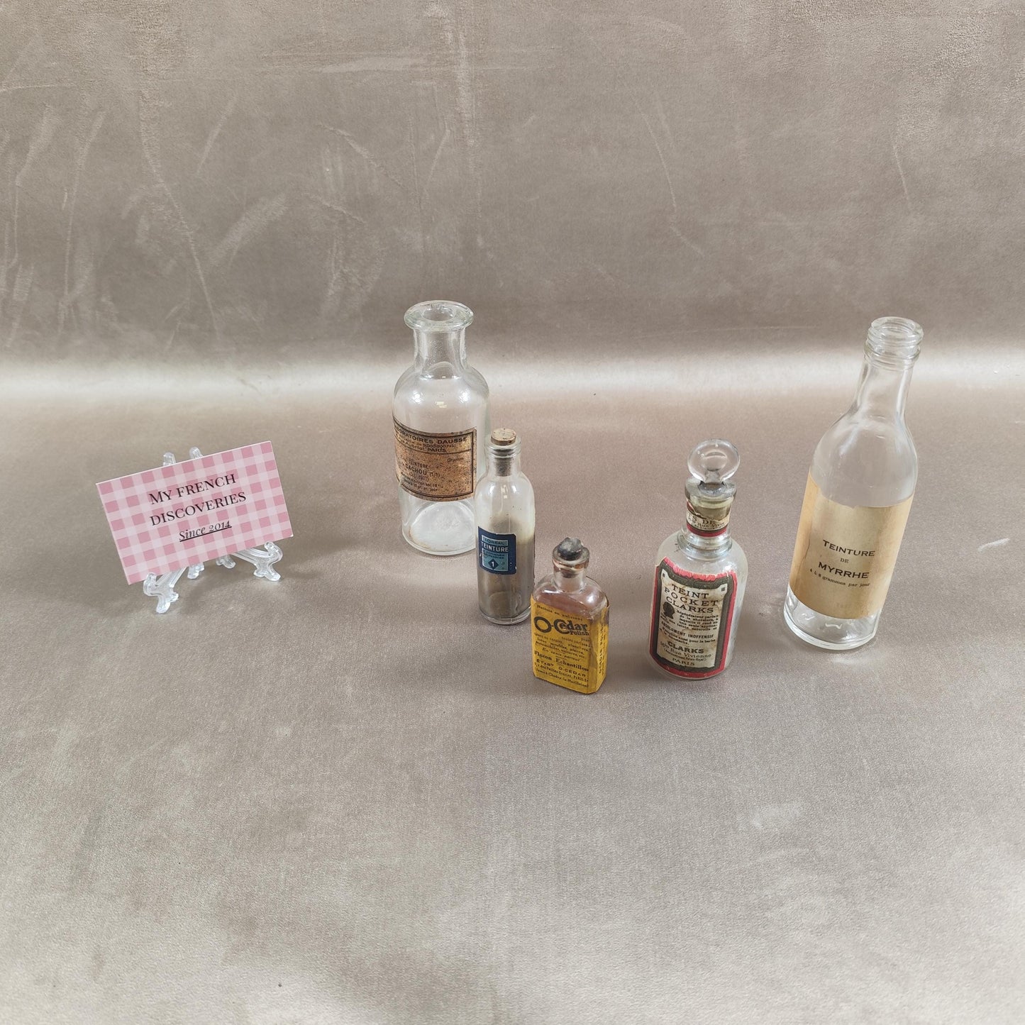 Lot de flacons anciens de pharmacie et produits ménagers O-Cedar, Clarks, LOréal Verre