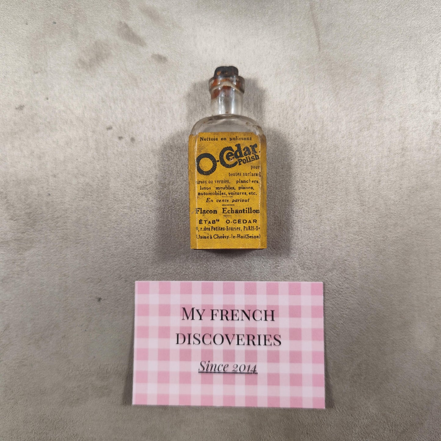 Lot de flacons anciens de pharmacie et produits ménagers O-Cedar, Clarks, LOréal Verre