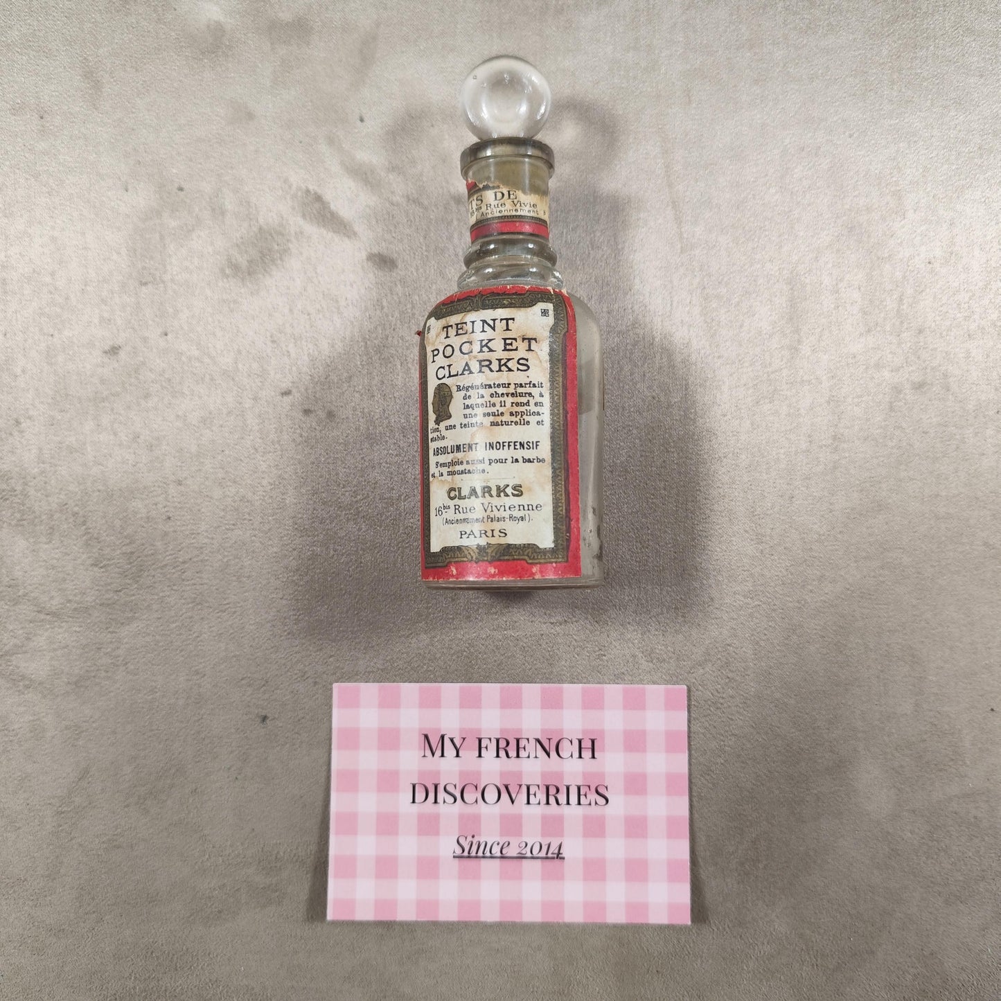 Lot de flacons anciens de pharmacie et produits ménagers O-Cedar, Clarks, LOréal Verre