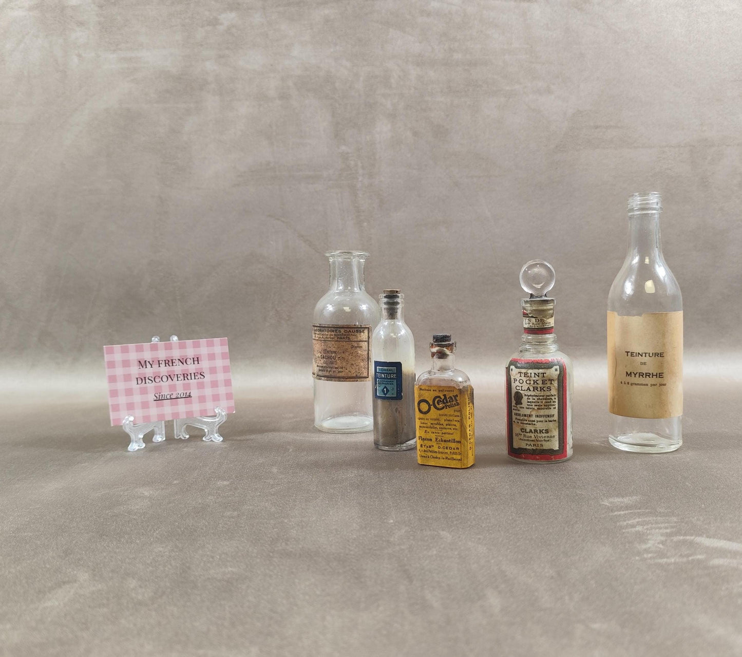 Lot de flacons anciens de pharmacie et produits ménagers O-Cedar, Clarks, LOréal Verre