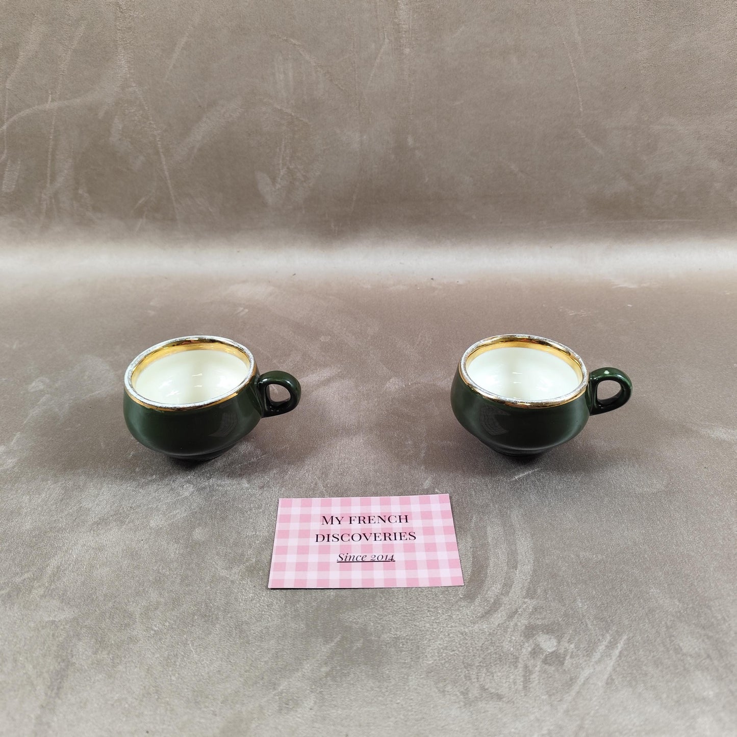 Paire de tasses espresso Helvetia B.F. Tours  Pillivuyt France  Céramique verte