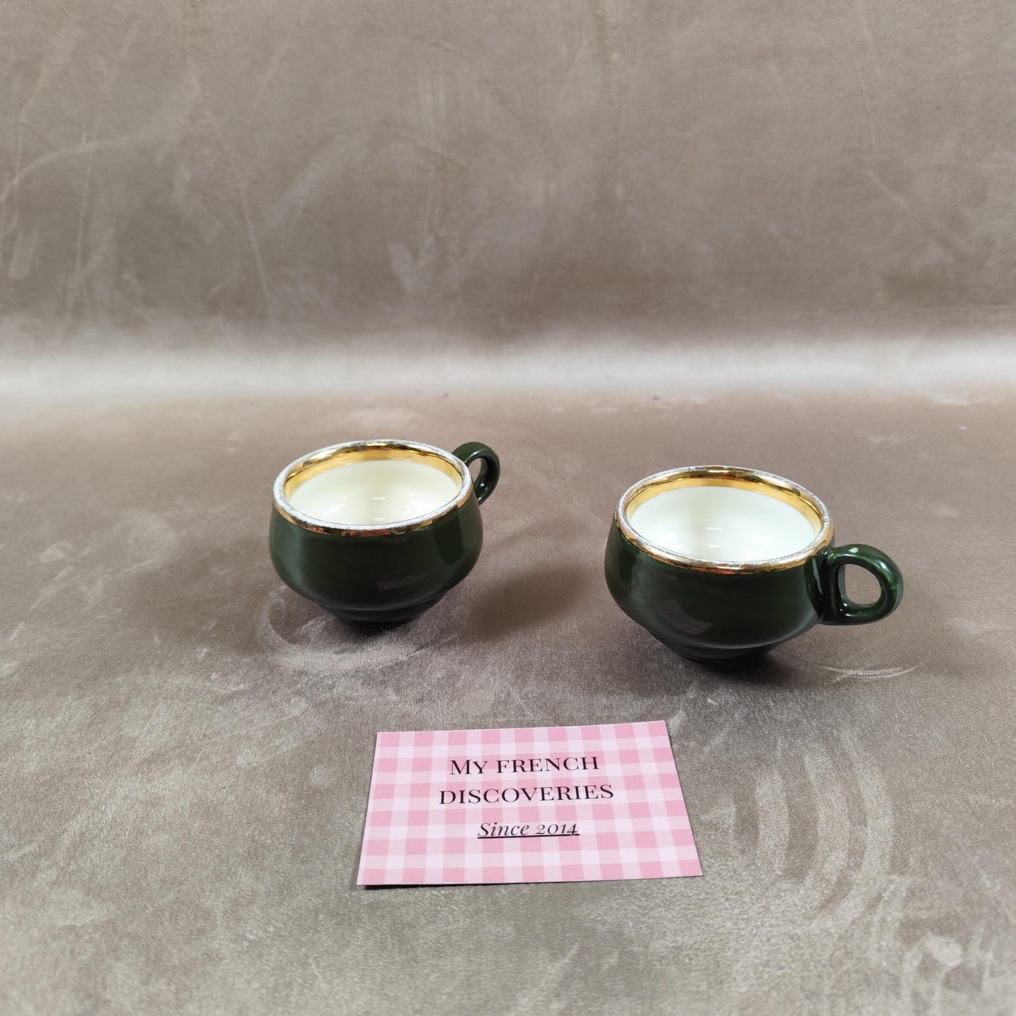 Paire de tasses espresso Helvetia B.F. Tours  Pillivuyt France  Céramique verte