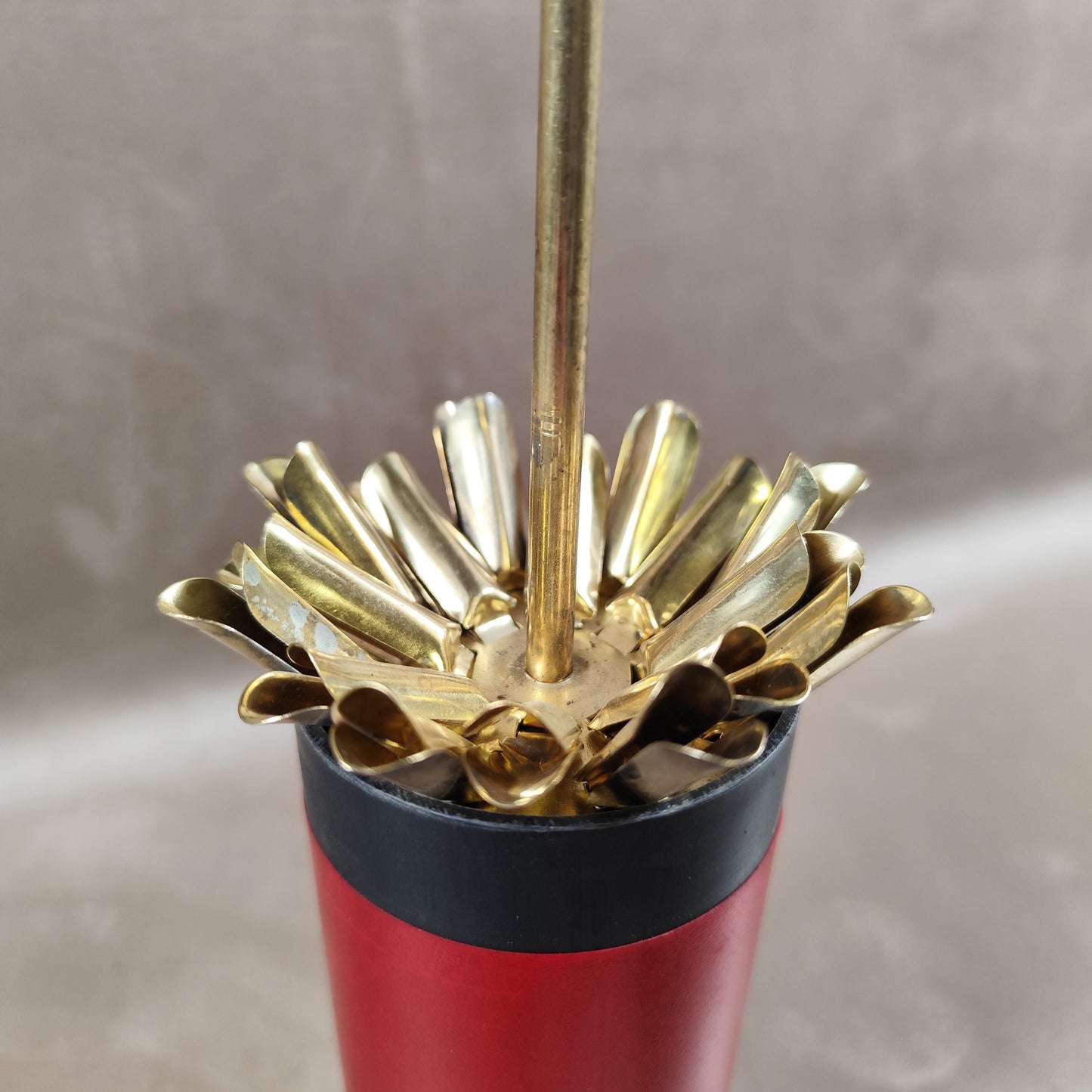 Distributeur de cigarettes vintage forme cartouche calibre 16  accessoire fumeur