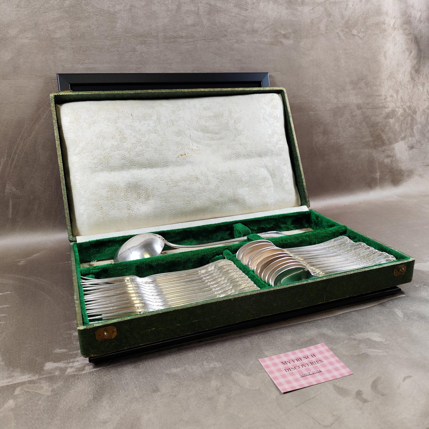 Ménagère Christofle Marly 25 pièces en métal argenté  12 fourchettes 12 cuillères louche  Coffret