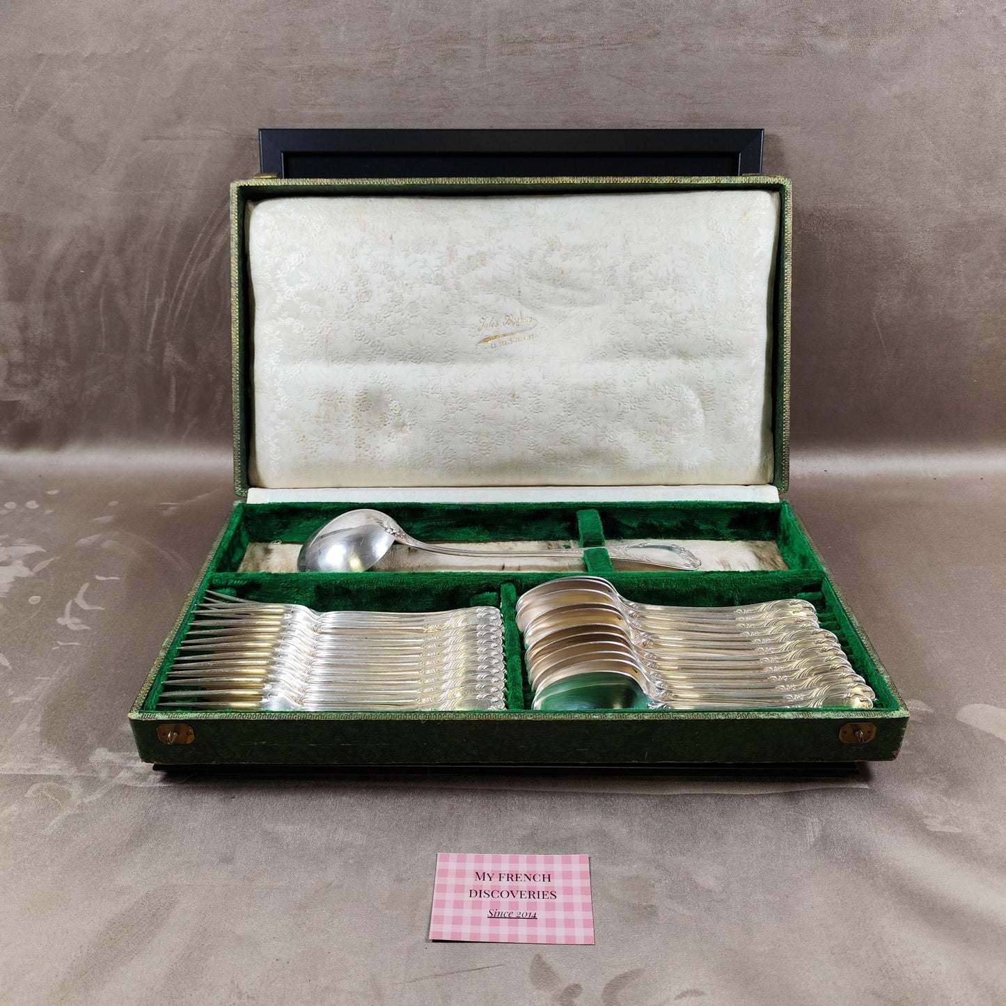 Ménagère Christofle Marly 25 pièces en métal argenté  12 fourchettes 12 cuillères louche  Coffret