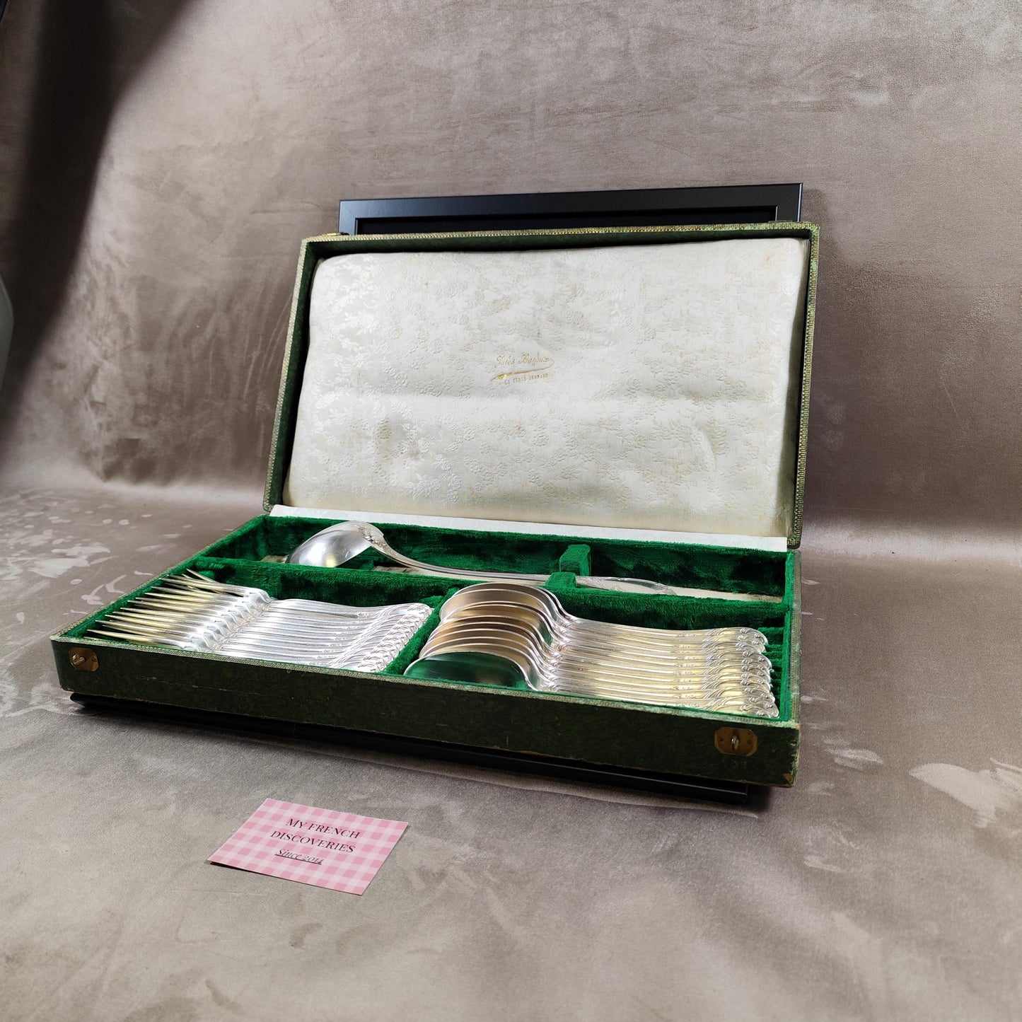 Ménagère Christofle Marly 25 pièces en métal argenté  12 fourchettes 12 cuillères louche  Coffret