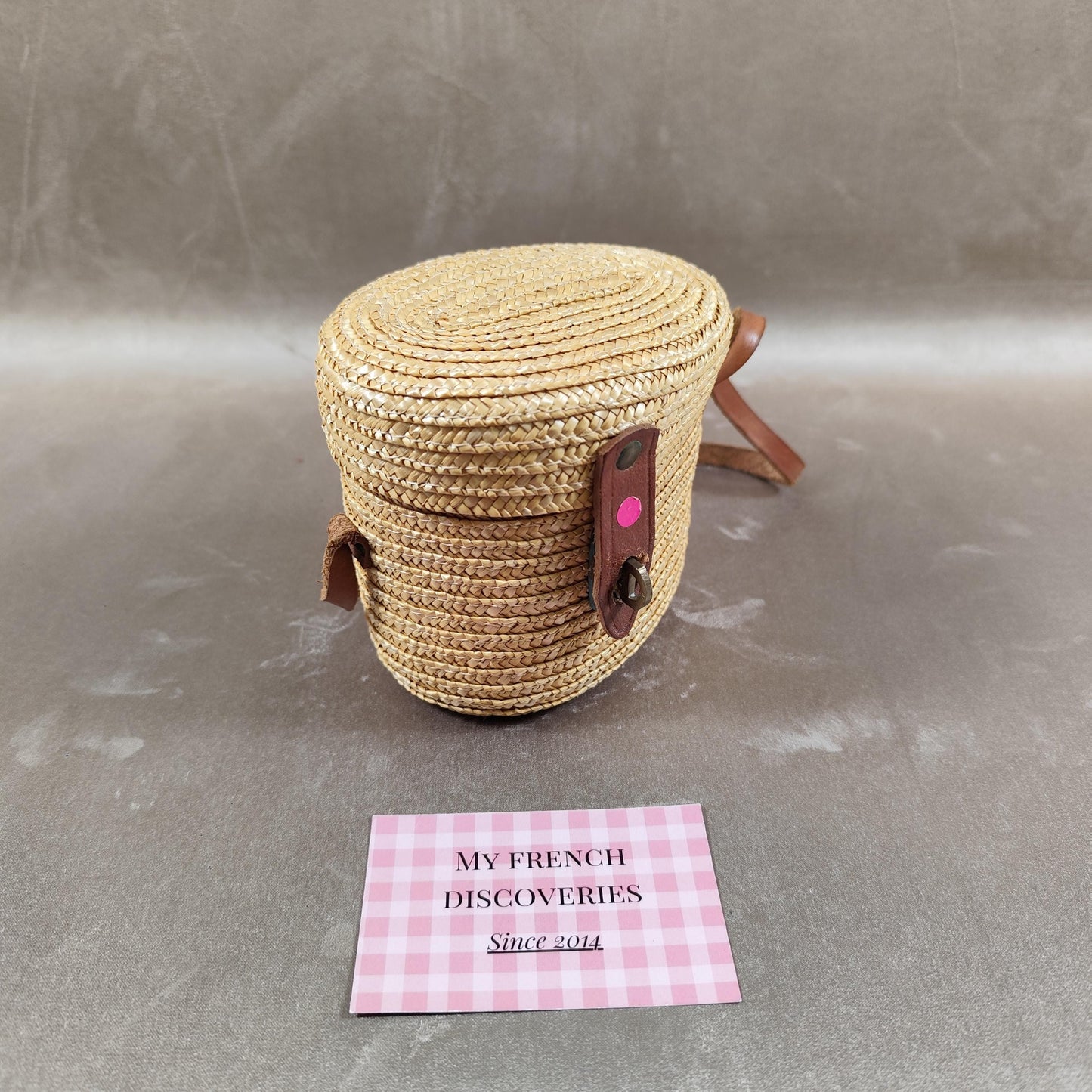Verre de cure ancien format tasse avec étui en paille et cuir Verre de curiste