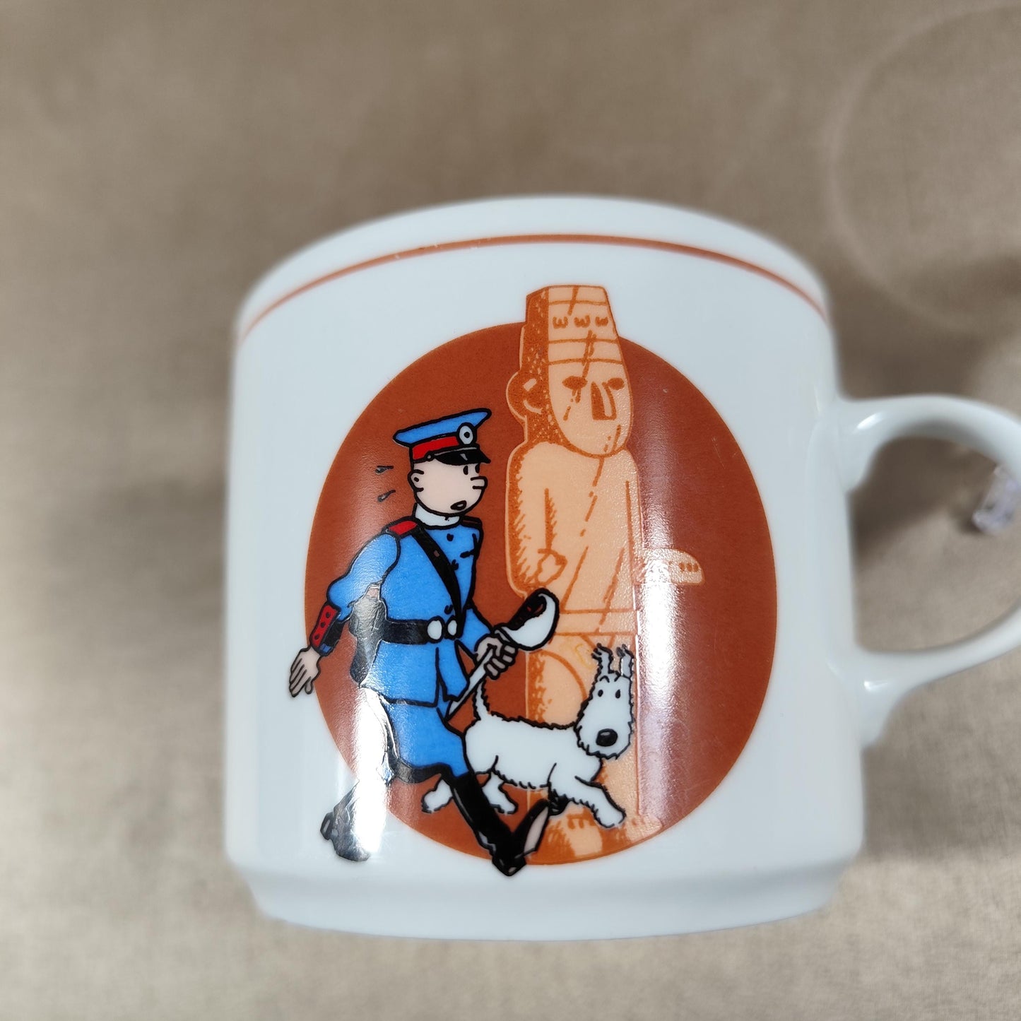 Mug Tintin LOreille Cassée en porcelaine Décor Hergé 1993 Tables & Couleurs