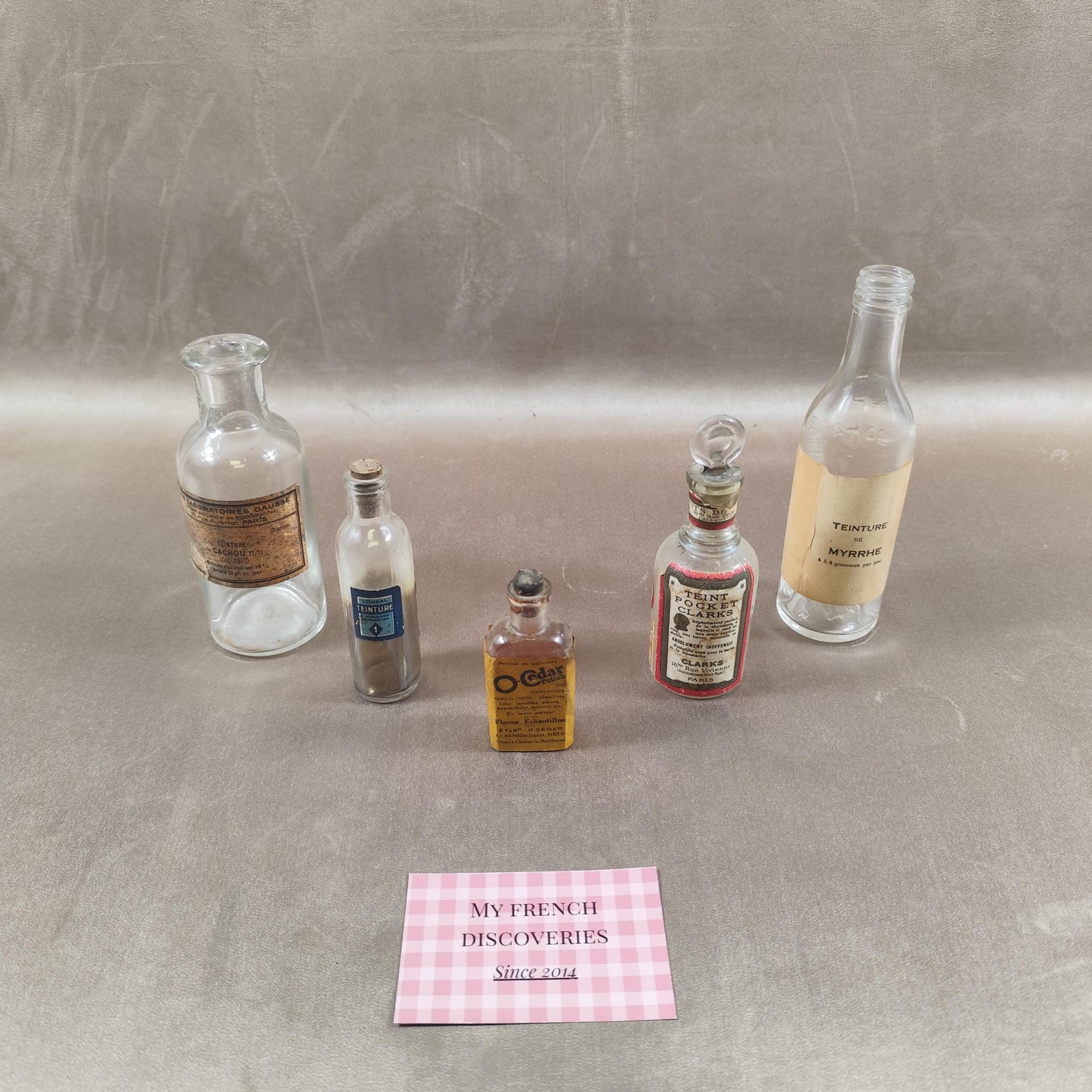 Lot de flacons anciens de pharmacie et produits ménagers O-Cedar, Clarks, LOréal Verre