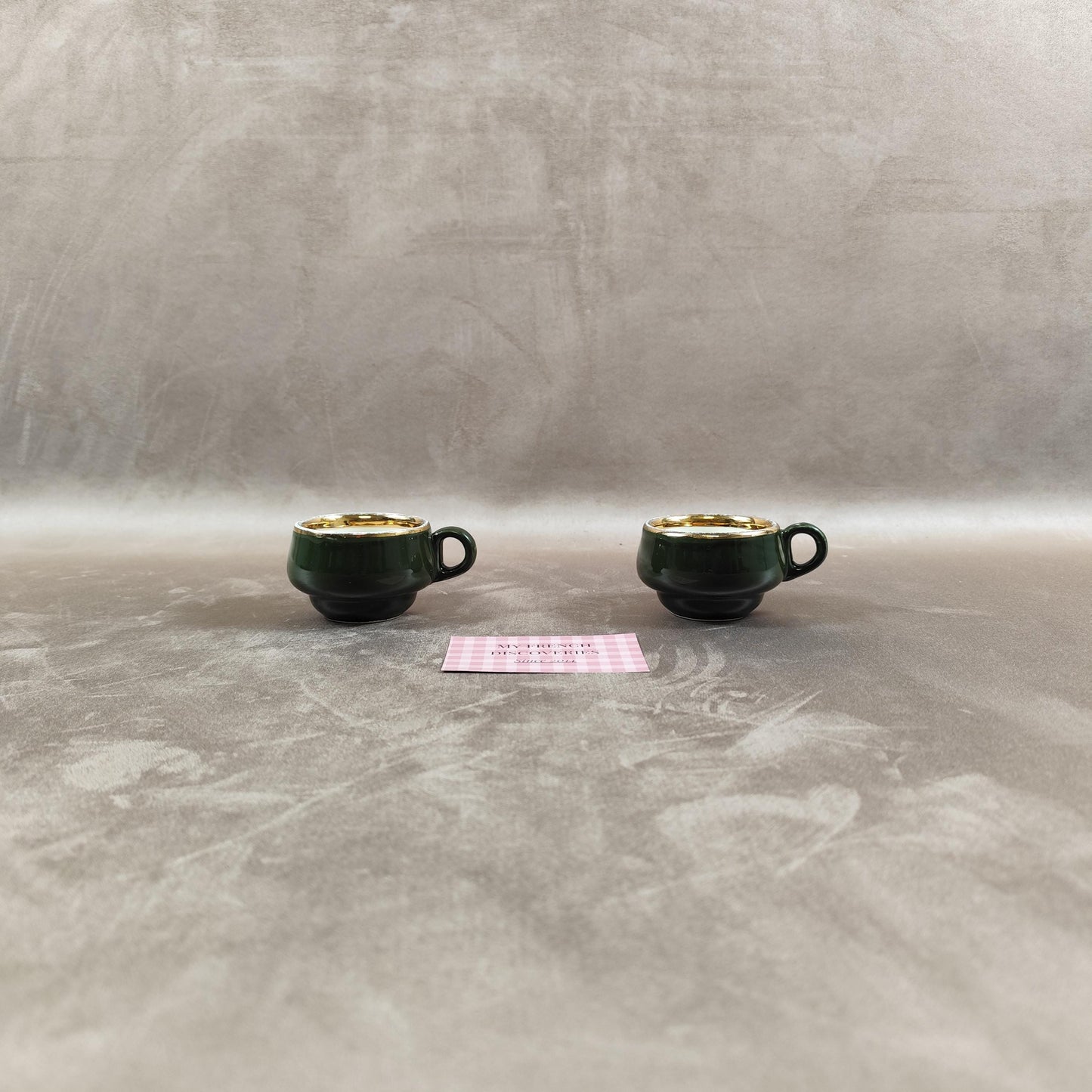 Paire de tasses espresso Helvetia B.F. Tours  Pillivuyt France  Céramique verte