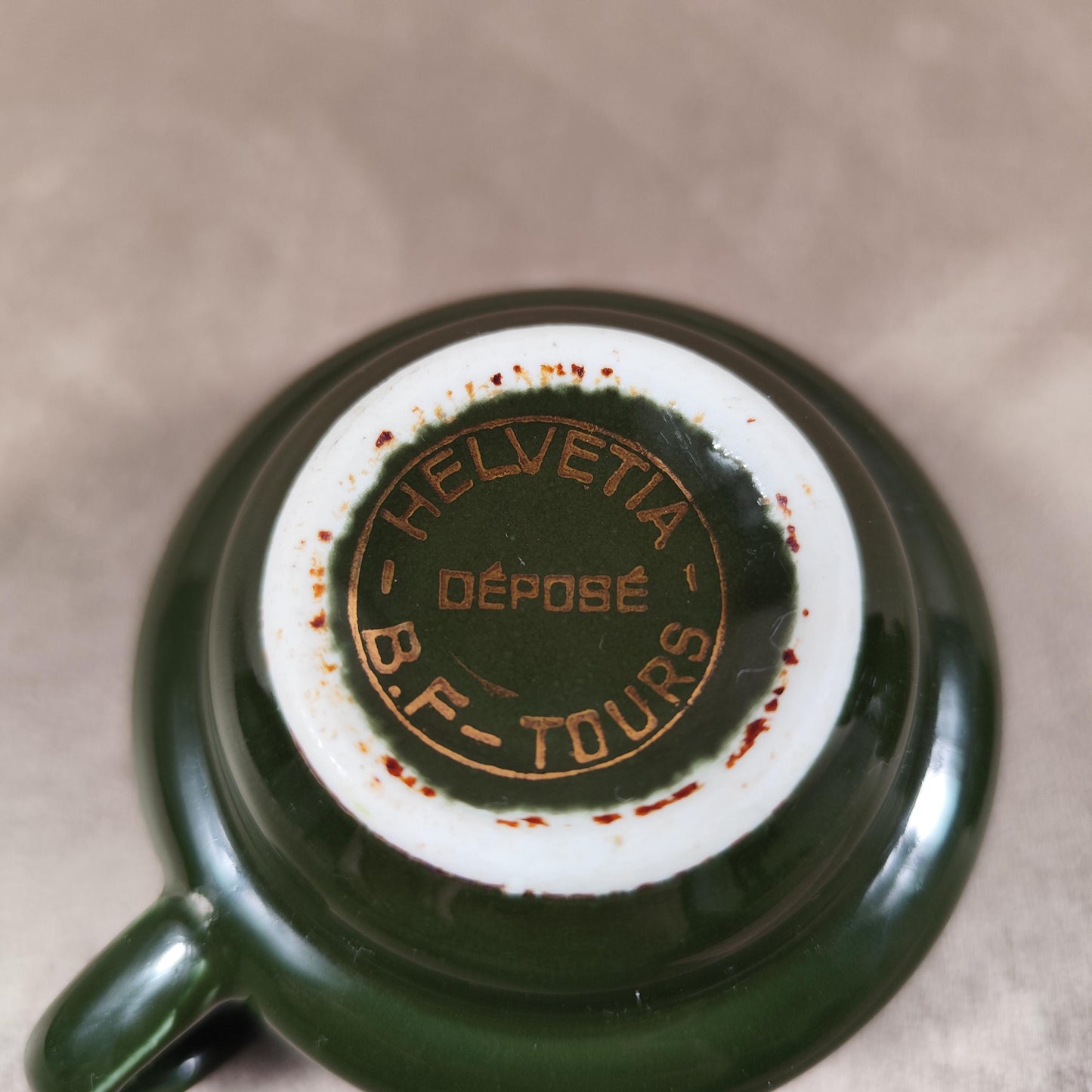 Paire de tasses espresso Helvetia B.F. Tours  Pillivuyt France  Céramique verte