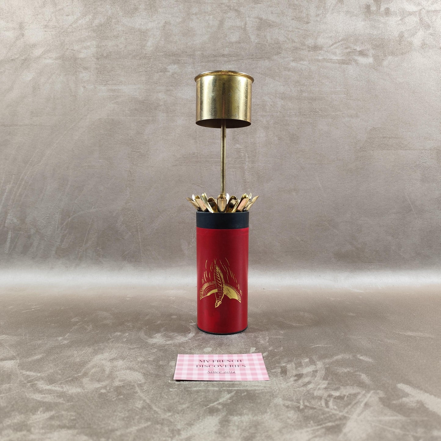 Distributeur de cigarettes vintage forme cartouche calibre 16  accessoire fumeur