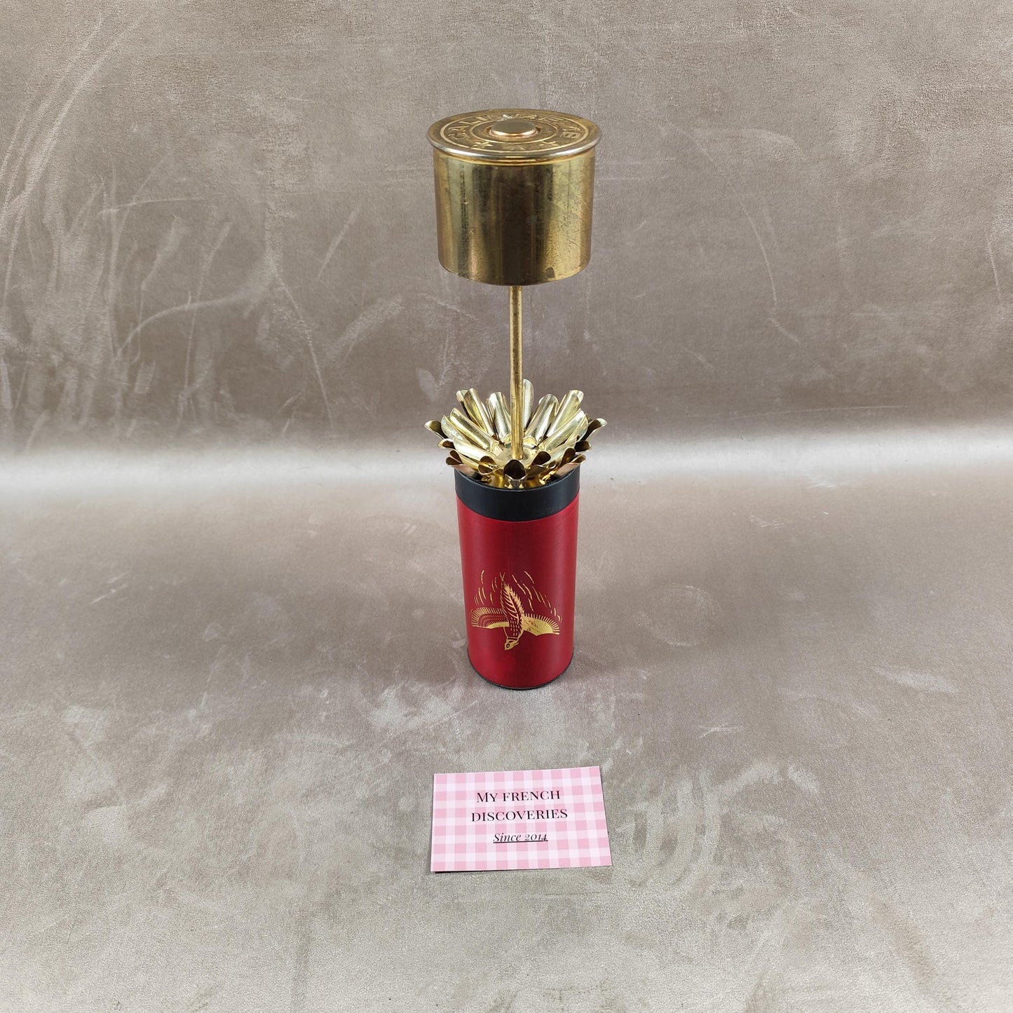 Distributeur de cigarettes vintage forme cartouche calibre 16  accessoire fumeur