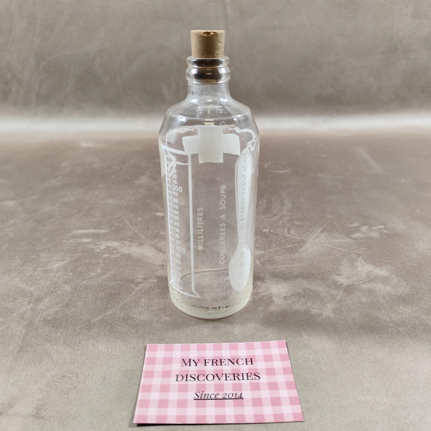 Lot de flacons pharmaceutiques anciens en verre Alcool 90 et doseur gradué