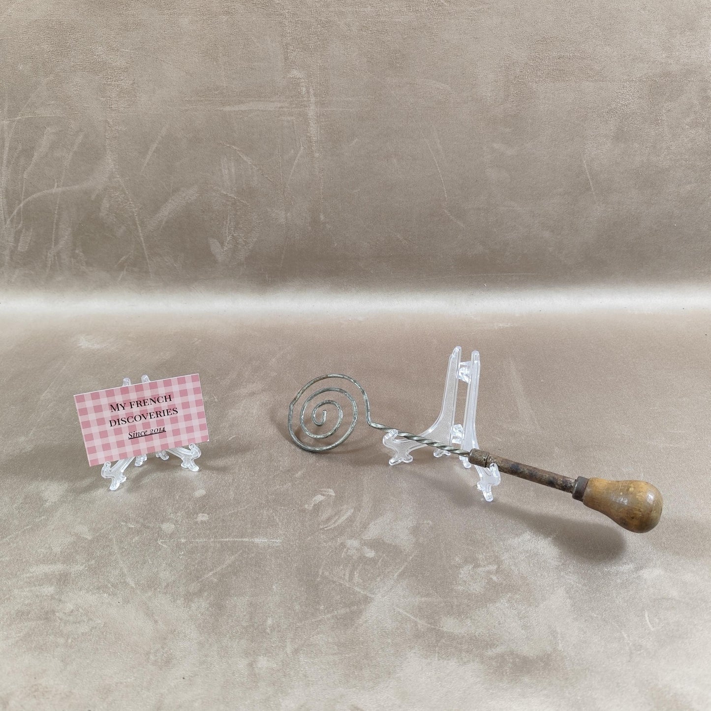 Fouet batteur ancien de cuisine en métal et bois Ustensile de cuisine vintage