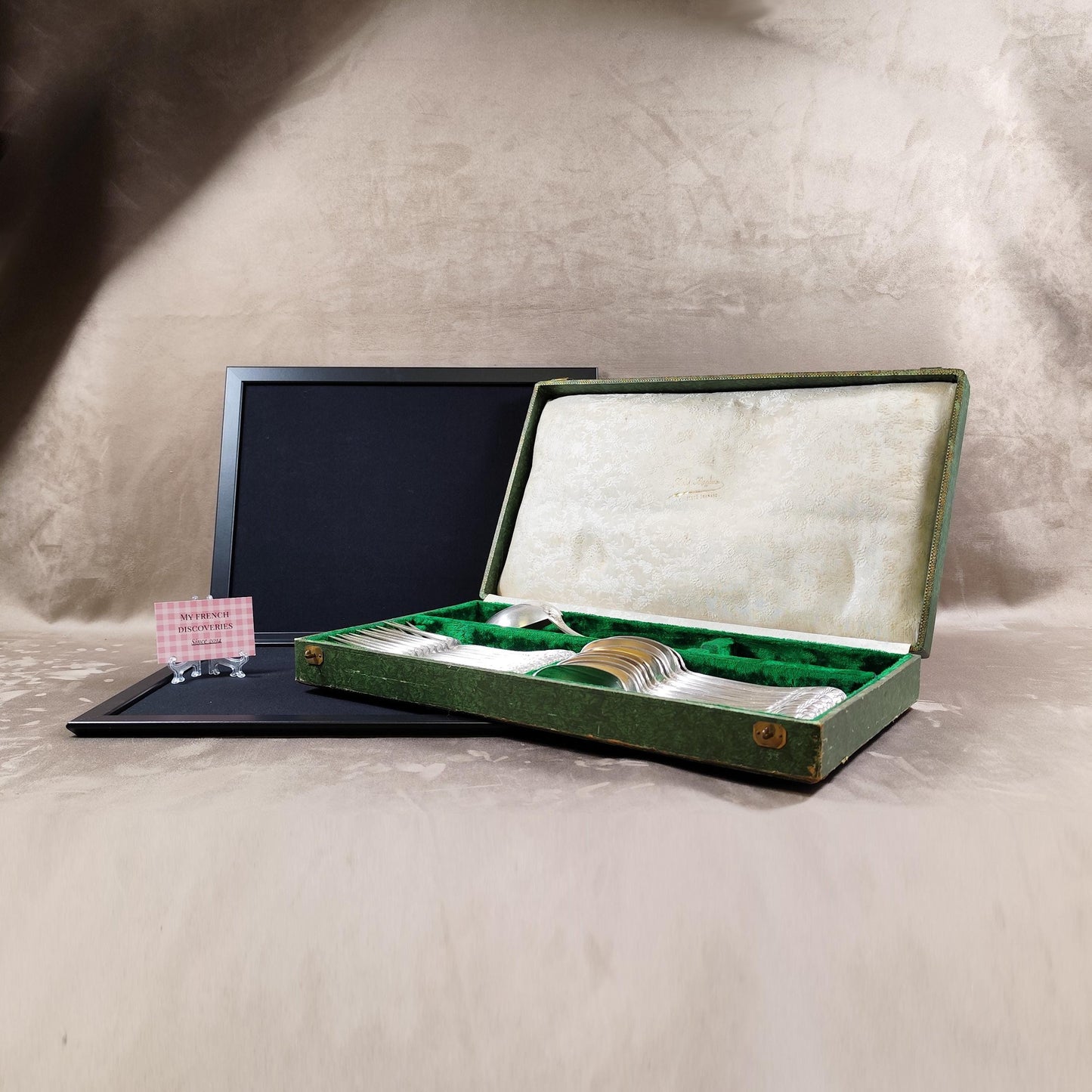 Ménagère Christofle Marly 25 pièces en métal argenté  12 fourchettes 12 cuillères louche  Coffret